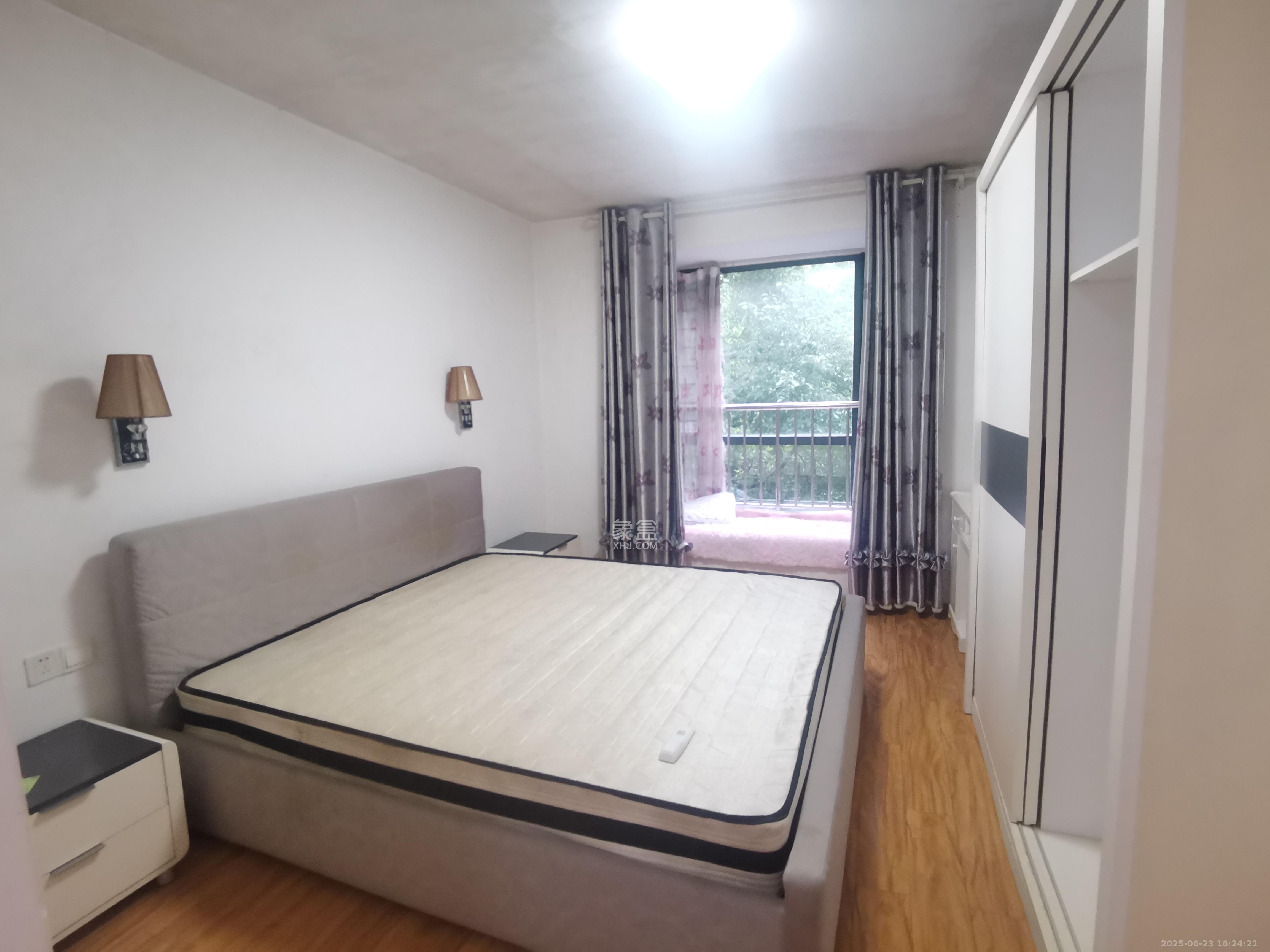 西子花苑  3室2厅2卫    3000.0元/月 西子花苑  3室2厅2卫    3000.0元/月室内图