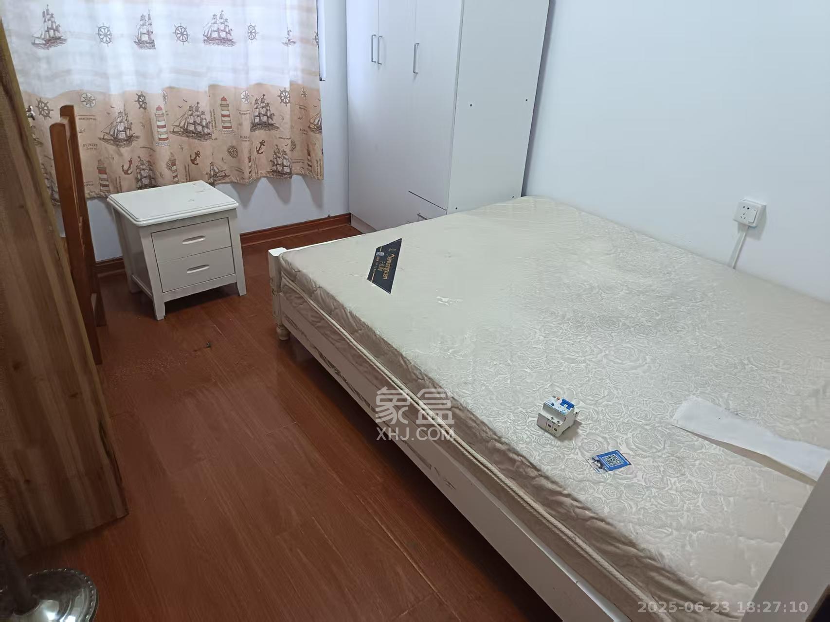 景塘家园  4室1厅1卫   2200.00元/月室内图