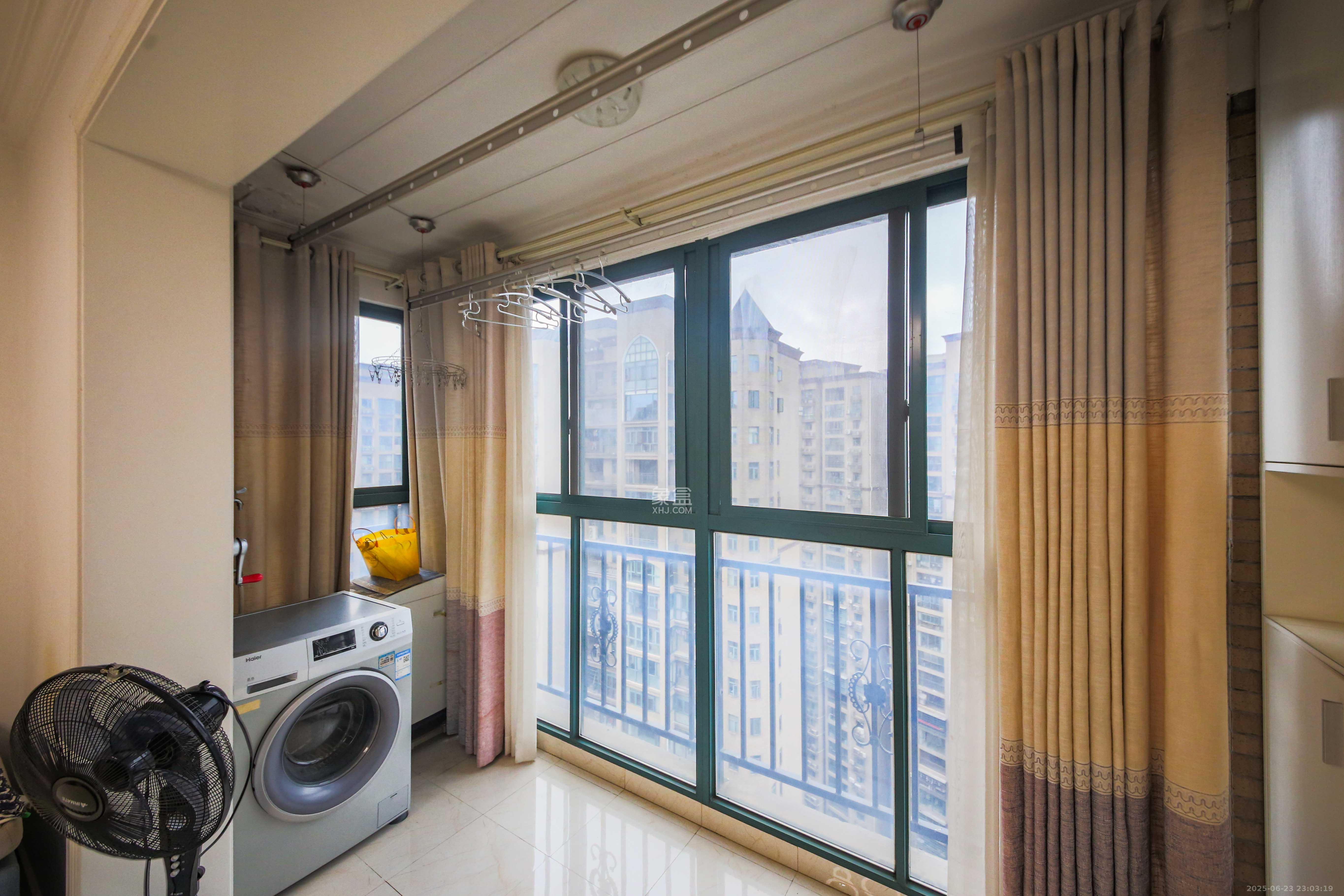 克拉美丽山庄(晟领国际)  2室2厅1卫    63.8万 克拉美丽山庄(晟领国际)  2室2厅1卫    63.8万阳台