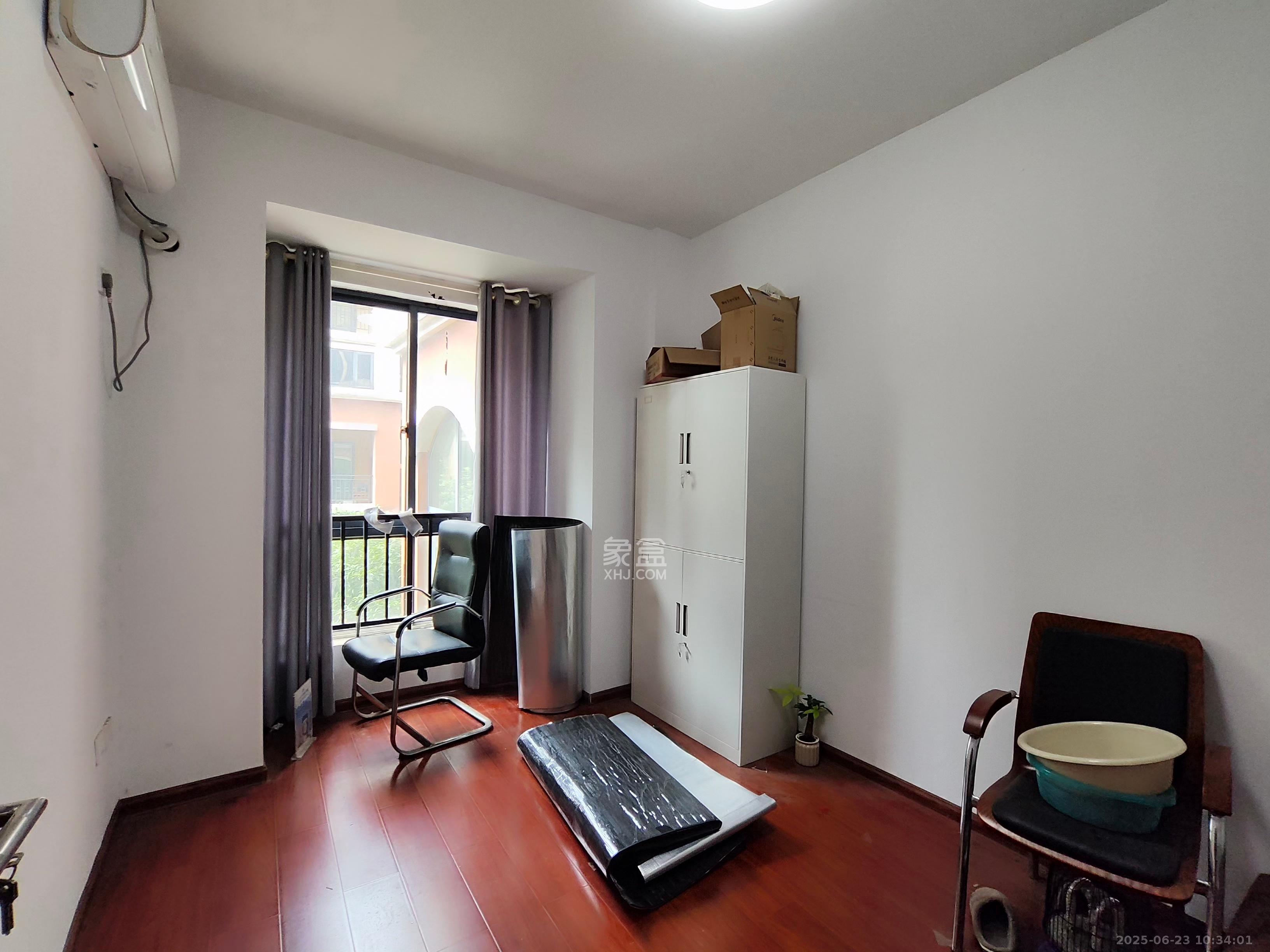 勤诚达新界  6室2厅2卫    3000.0元/月 勤诚达新界  6室2厅2卫    3000.0元/月室内图