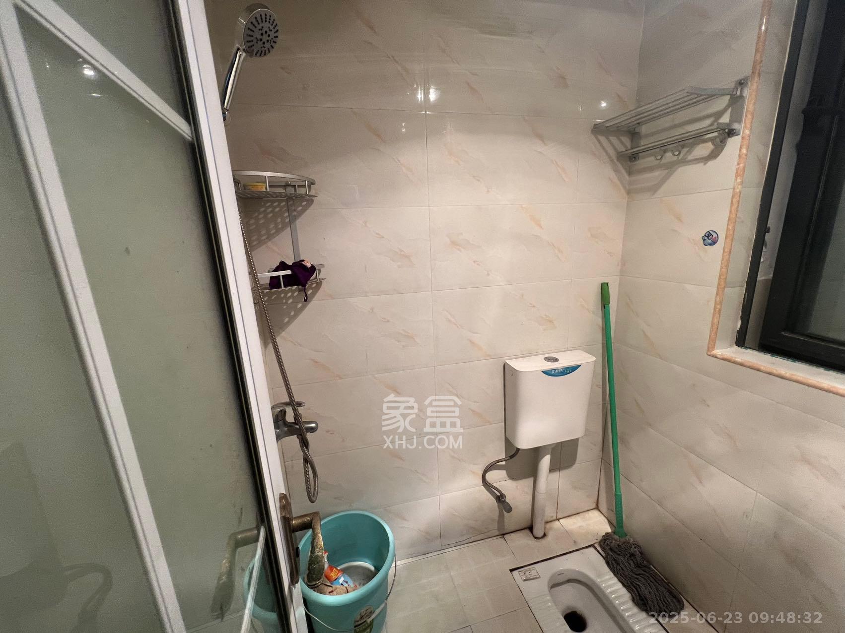 华悦城  1室2厅1卫   1600.00元/月室内图