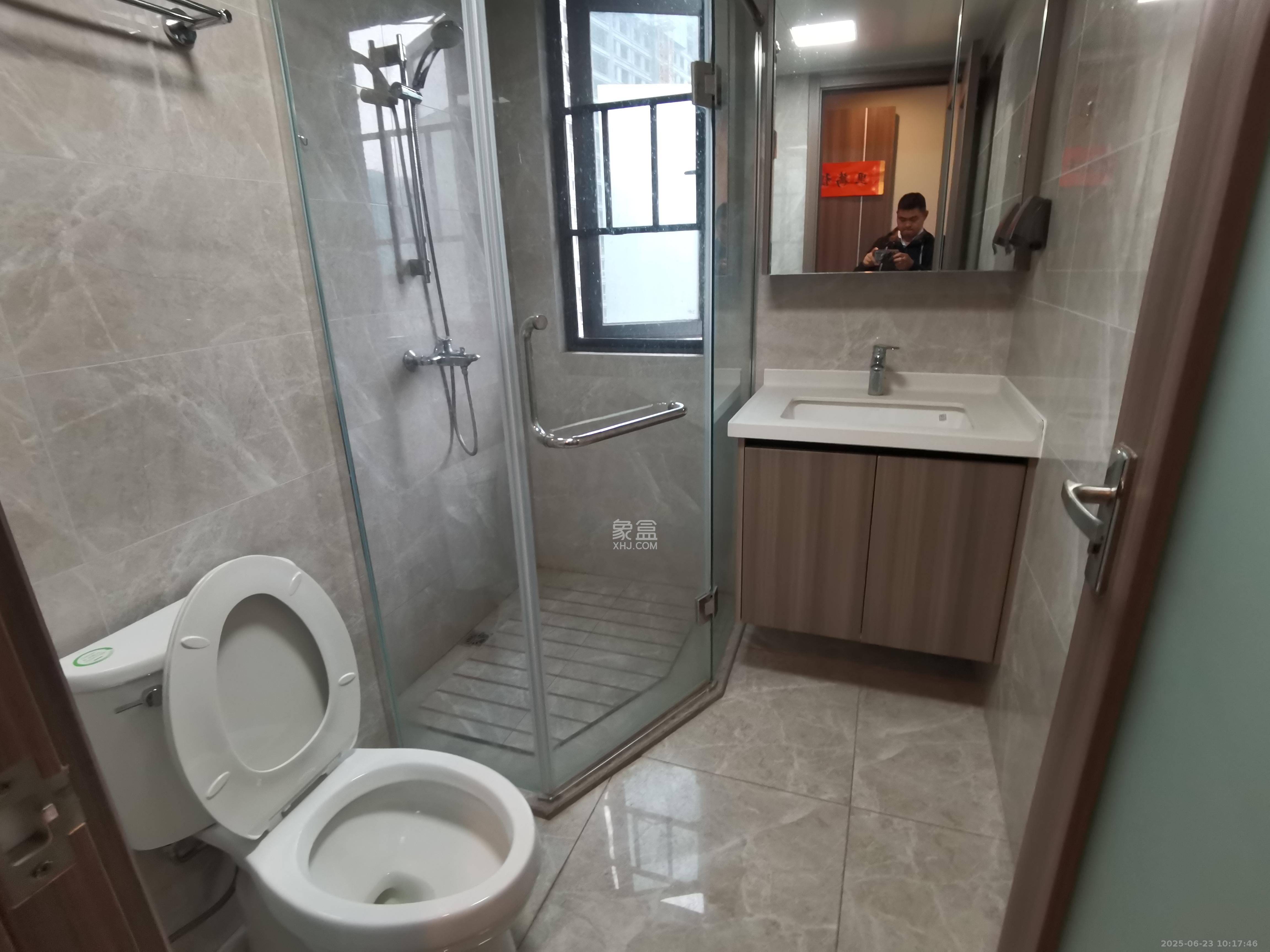 中海阅麓山二期 3室2厅2卫 3800.0元/月 中海阅麓山二期 3室2厅2卫 3800.0元/月室内图