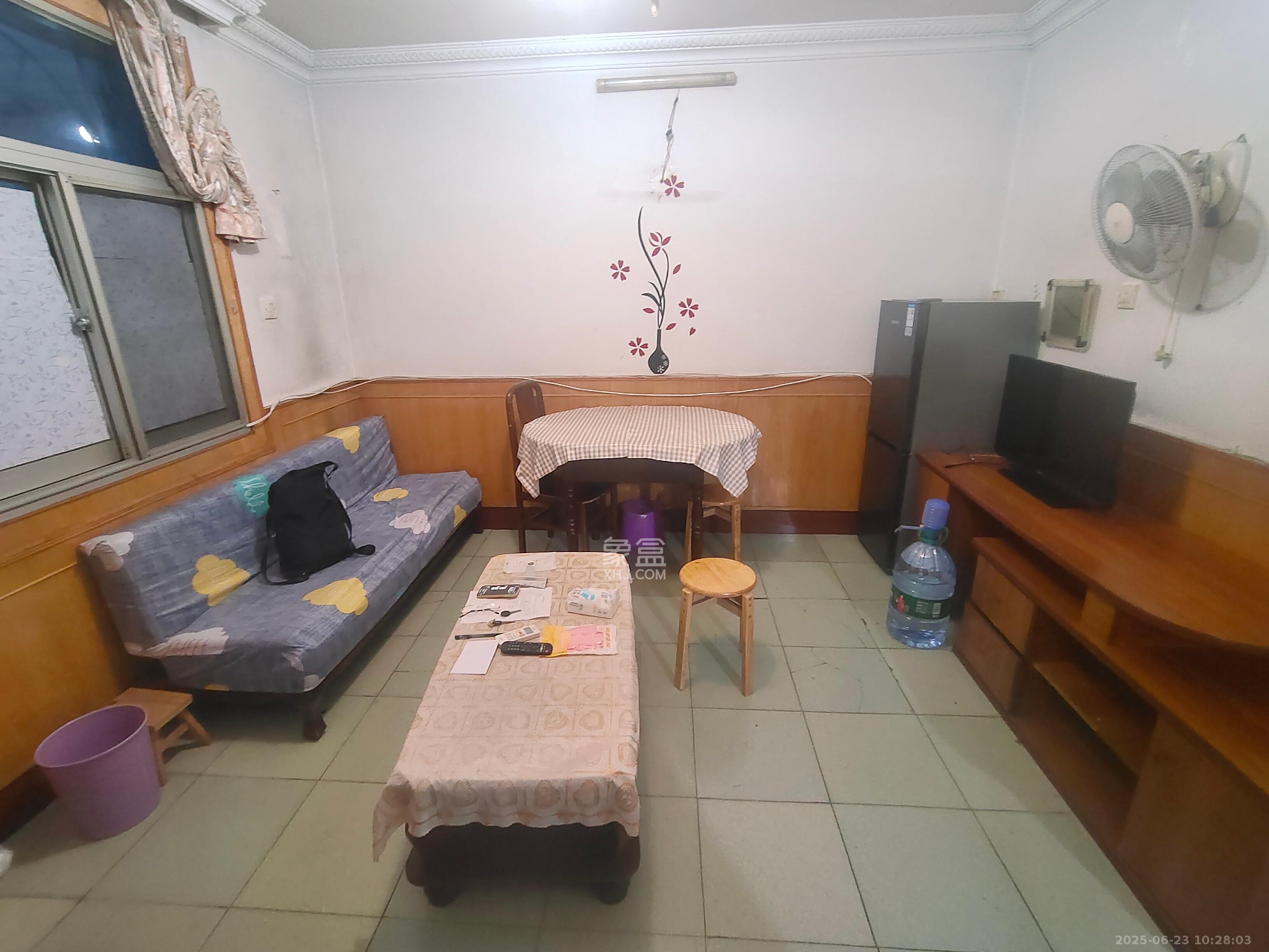 东文庙坪  2室1厅1卫    2000.0元/月 东文庙坪  2室1厅1卫    2000.0元/月室内图