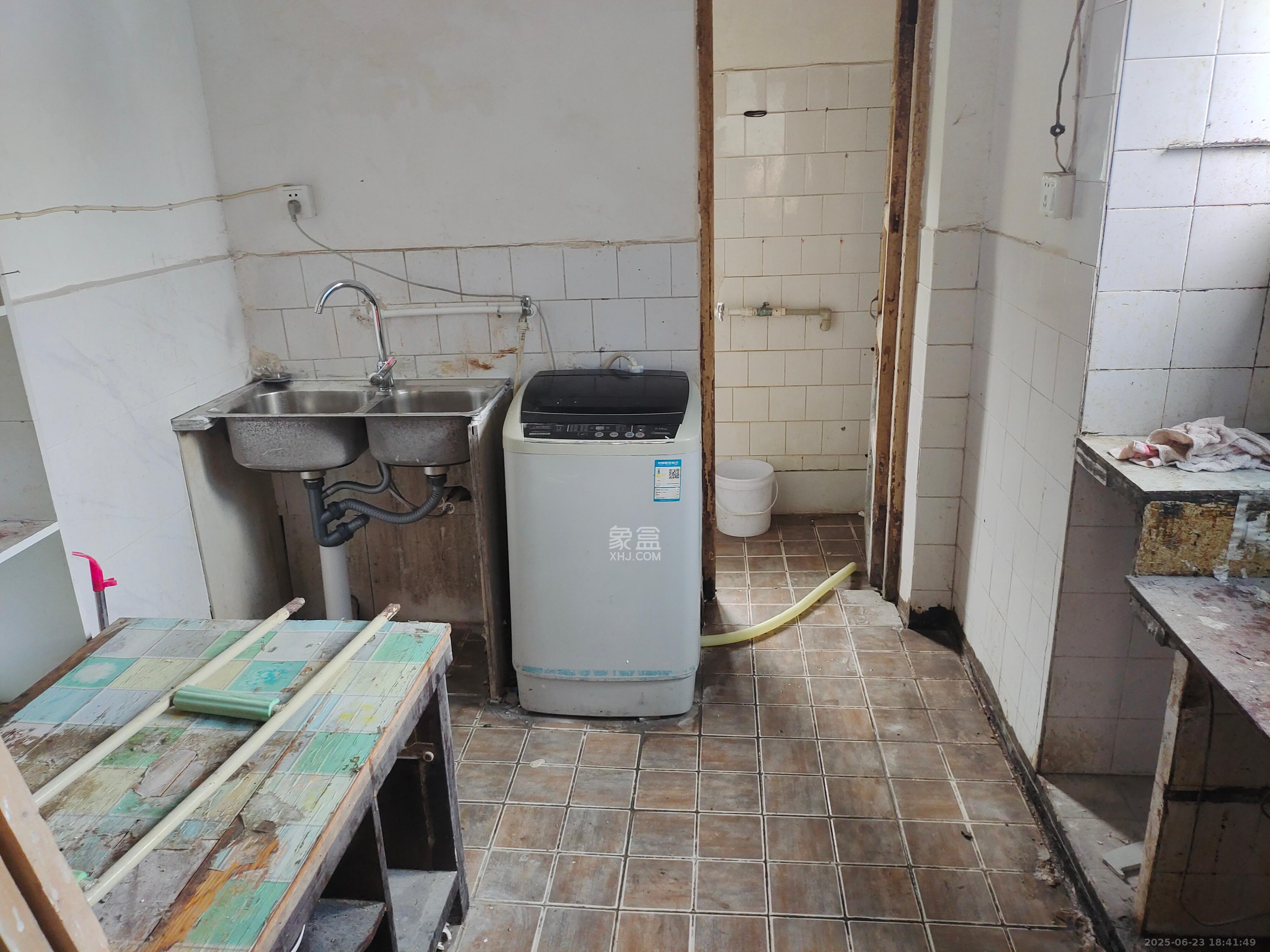 苏家巷散盘 1室1厅1卫 1200.0元/月 苏家巷散盘 1室1厅1卫 1200.0元/月室内图