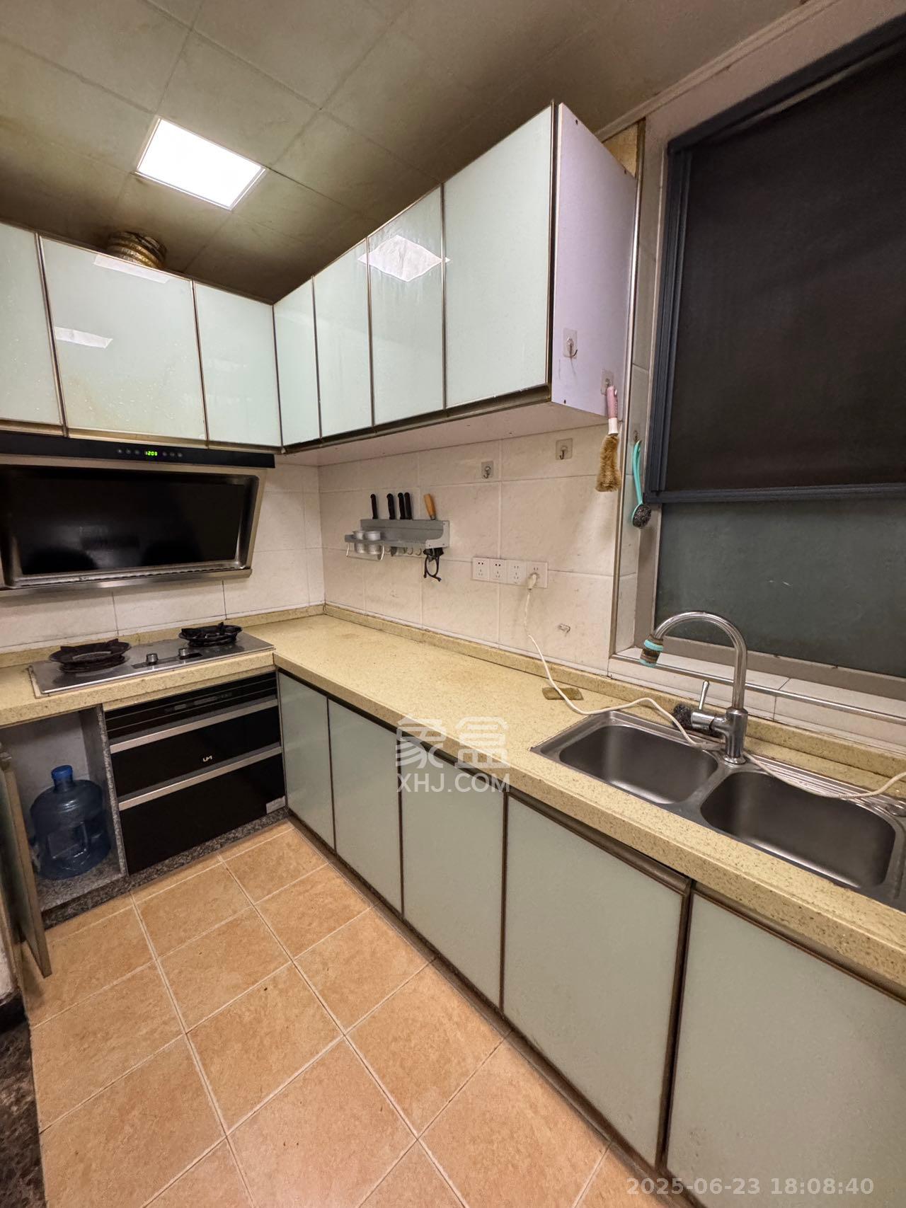 怡海星城 1室2厅1卫 1250.0元/月 怡海星城 1室2厅1卫 1250.0元/月室内图