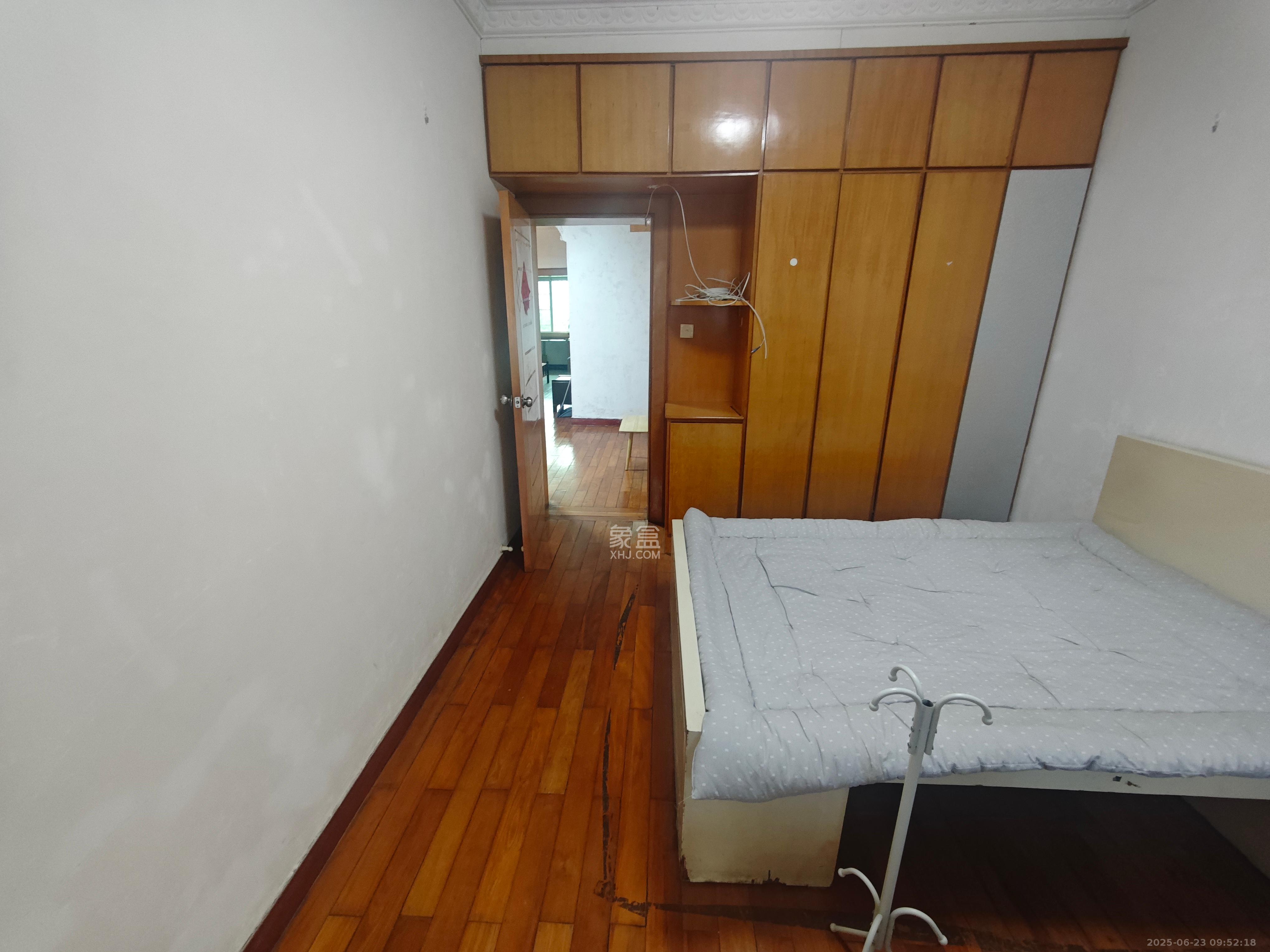 中南林业科技大学西区（西园教工宿舍）  3室2厅1卫    2100.0元/月室内图