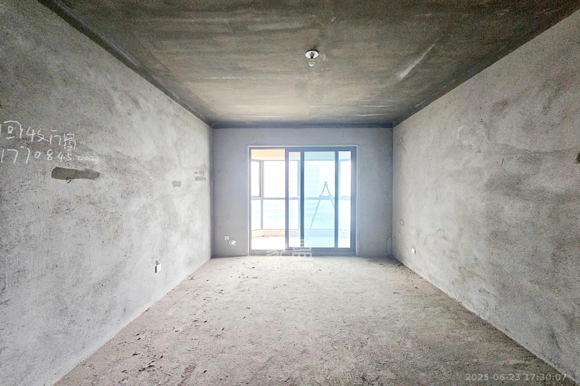 明昇壹城(明昇时代广场)一期  3室1厅1卫    118.0万 明昇壹城(明昇时代广场)一期  3室1厅1卫    118.0万客厅