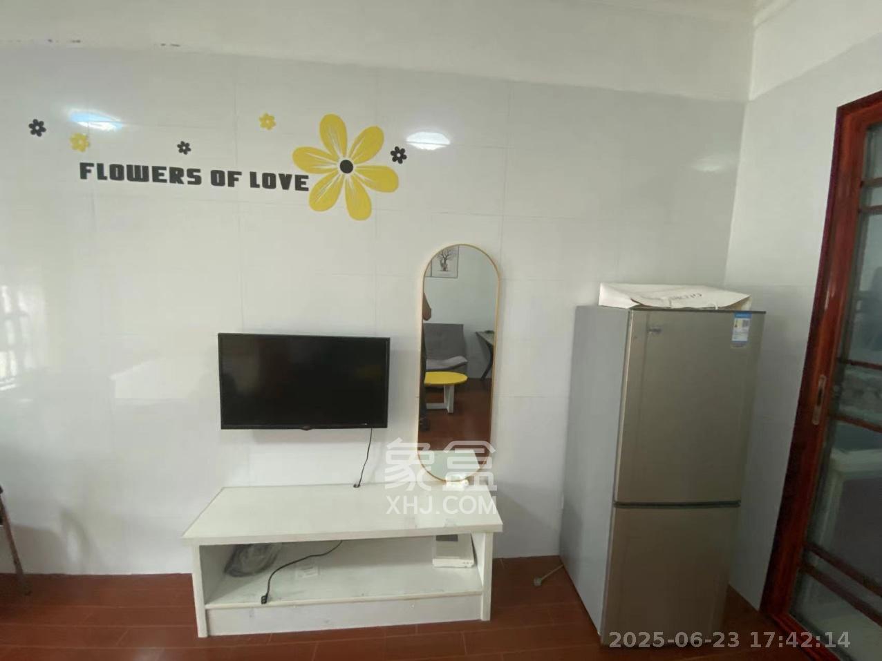 中建芙蓉嘉苑  1室1厅1卫    1200.0元/月 中建芙蓉嘉苑  1室1厅1卫    1200.0元/月室内图