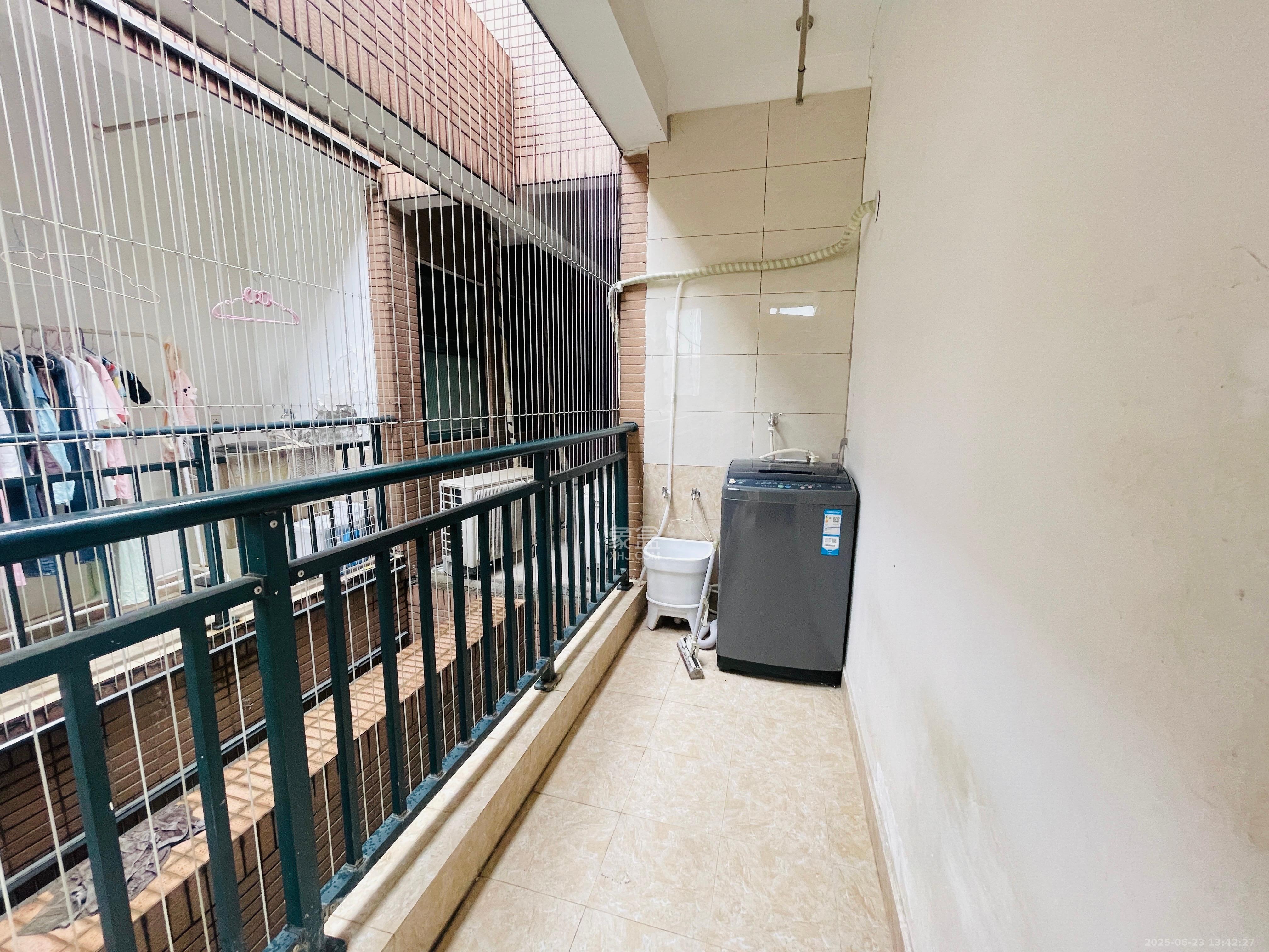 鑫科明珠  1室1厅1卫   2000.00元/月室内图