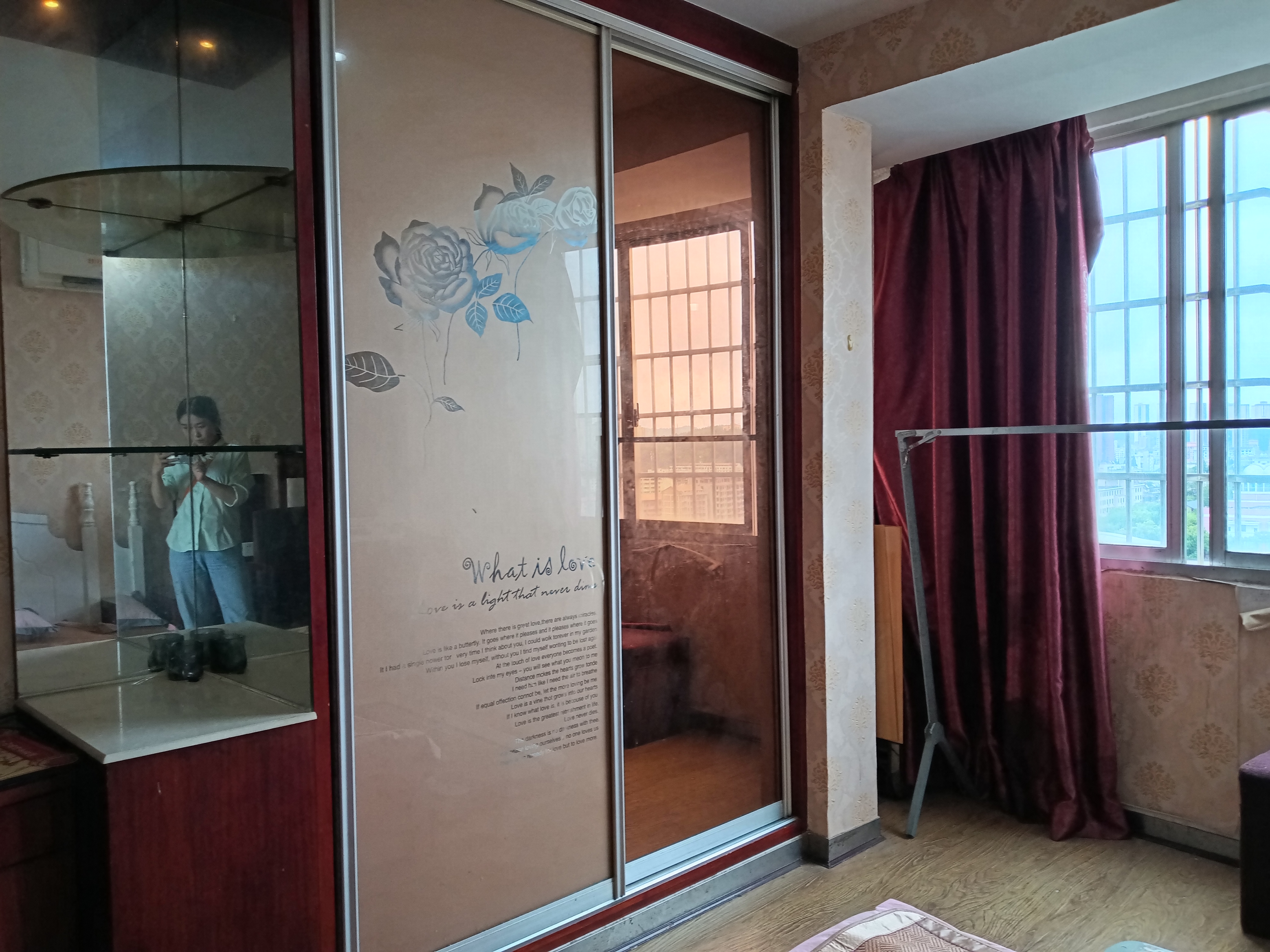 星海名都  1室1厅1卫   700.00元/月室内图