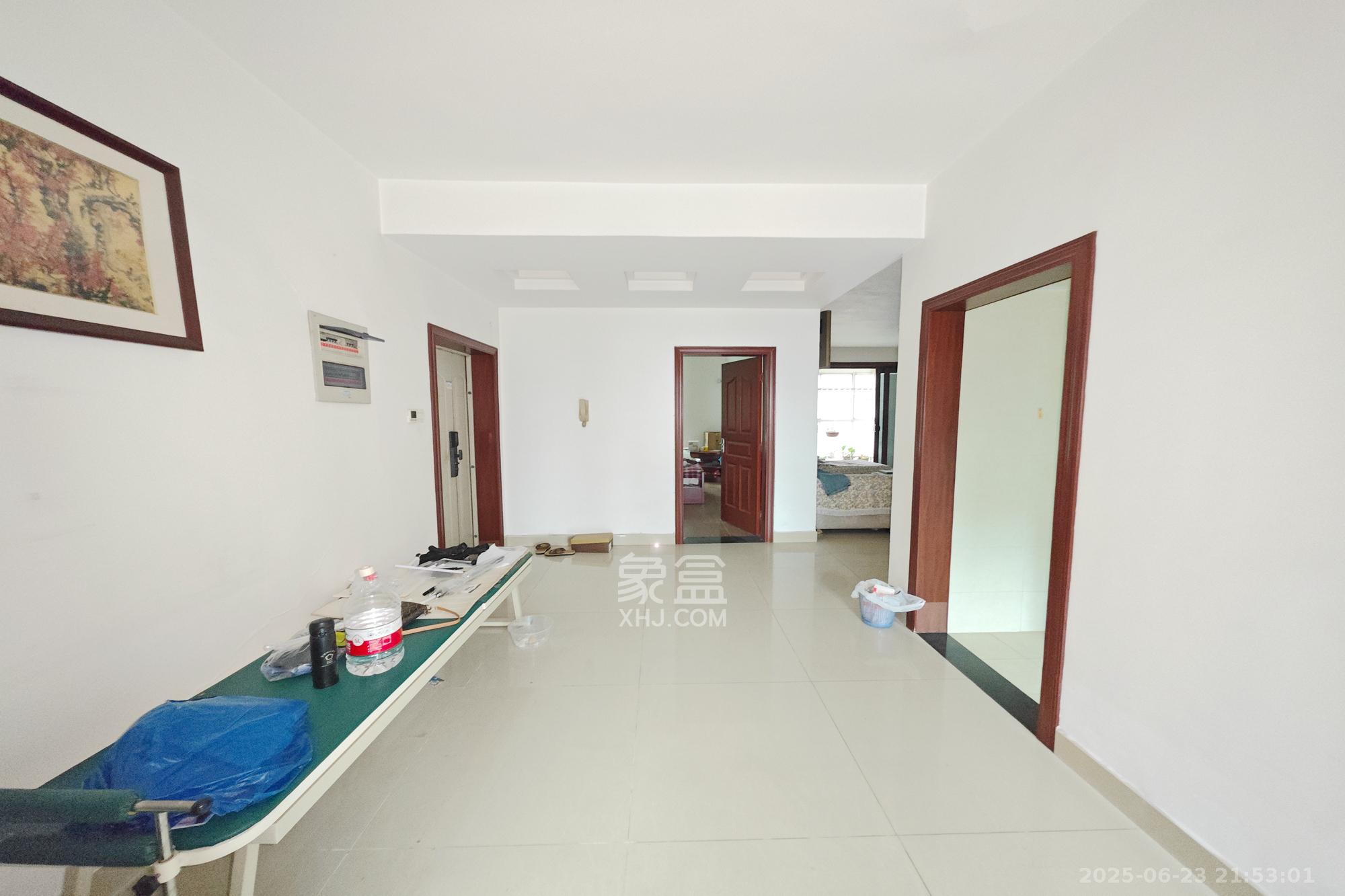 名都凯旋城  4室2厅2卫    112.0万 名都凯旋城  4室2厅2卫    112.0万客厅