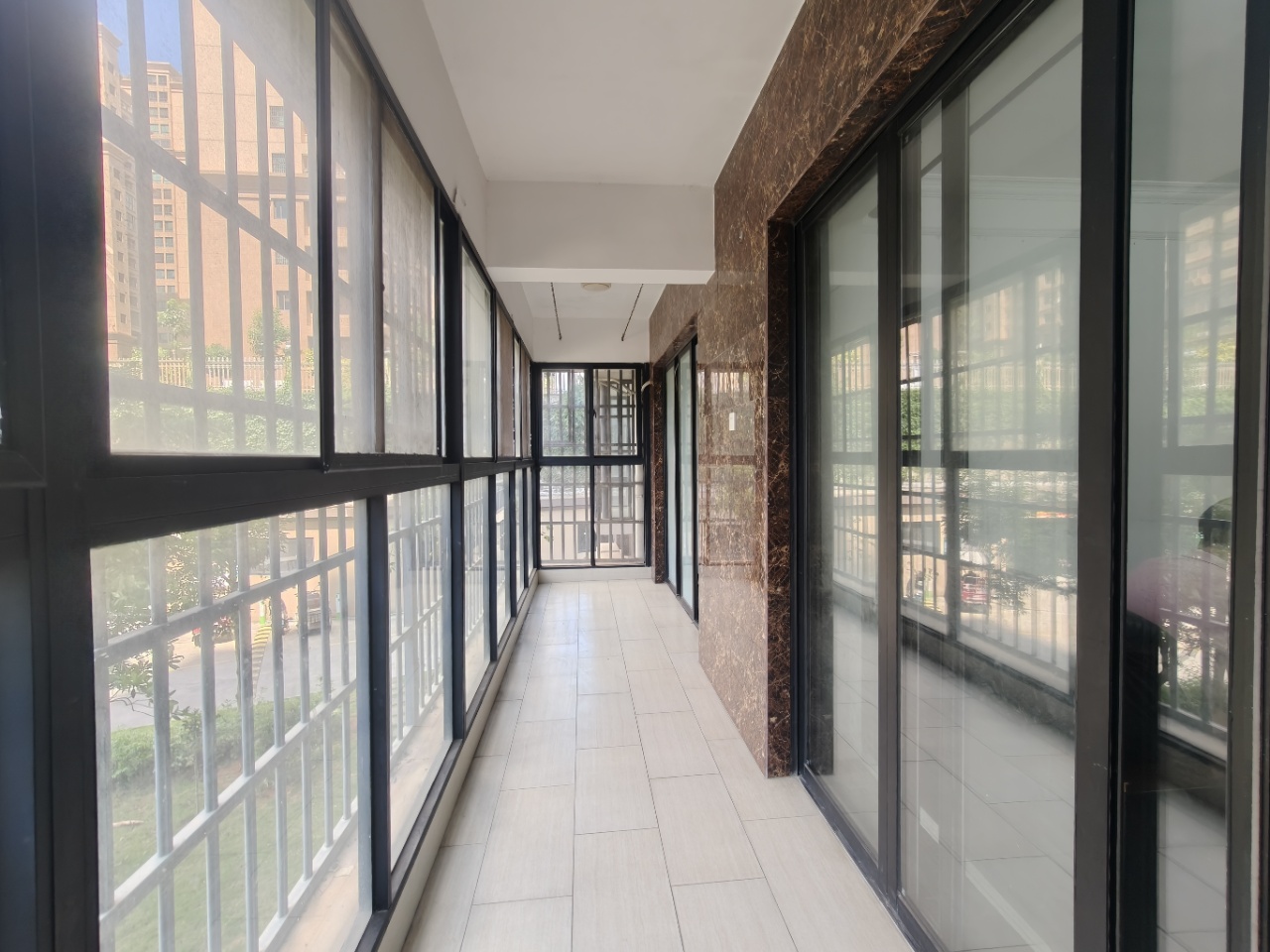 海秀花园 3室2厅2卫 2600.0元/月 海秀花园 3室2厅2卫 2600.0元/月室内图