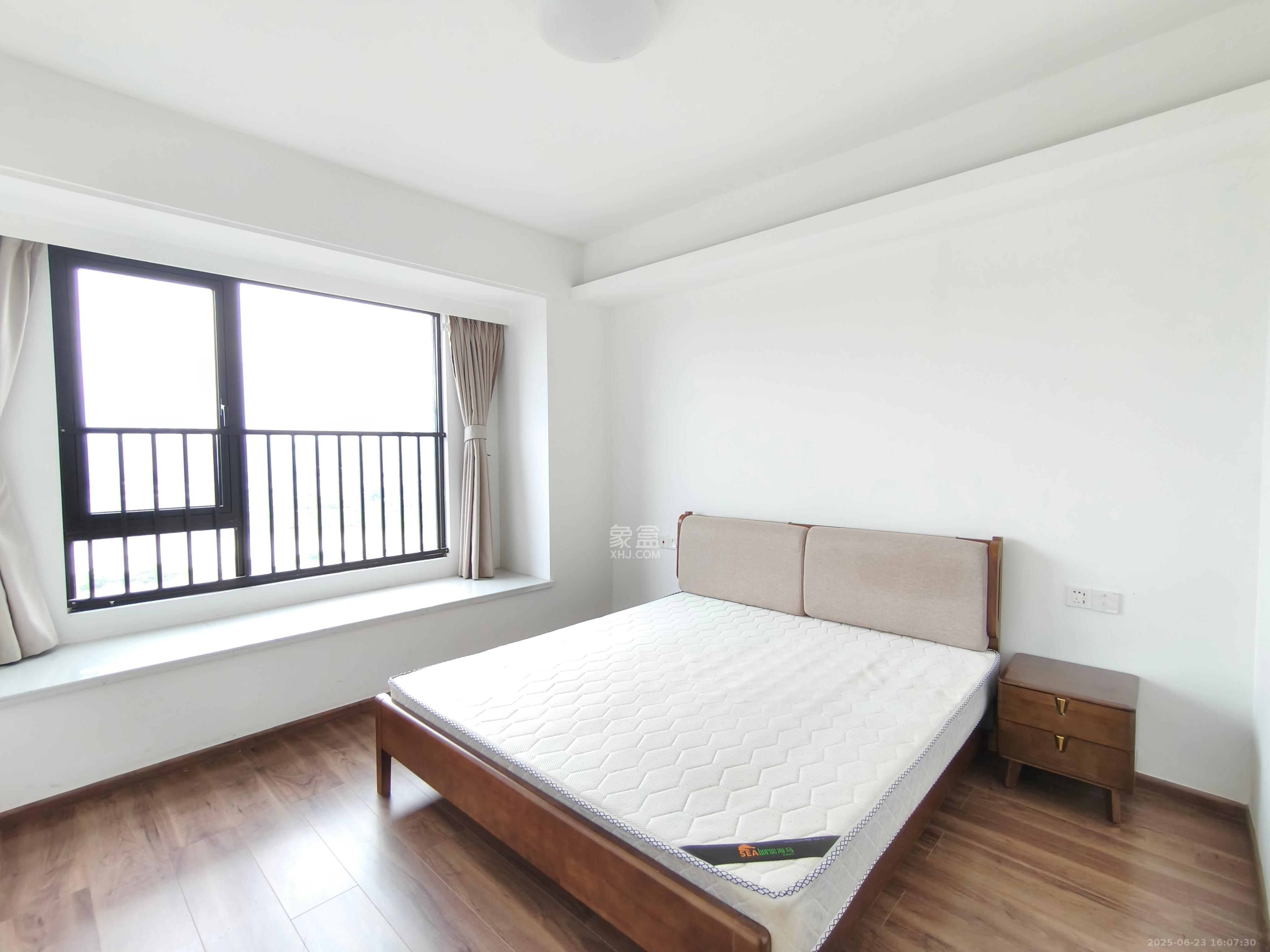 金茂建发观悦  4室2厅2卫   4500.00元/月室内图