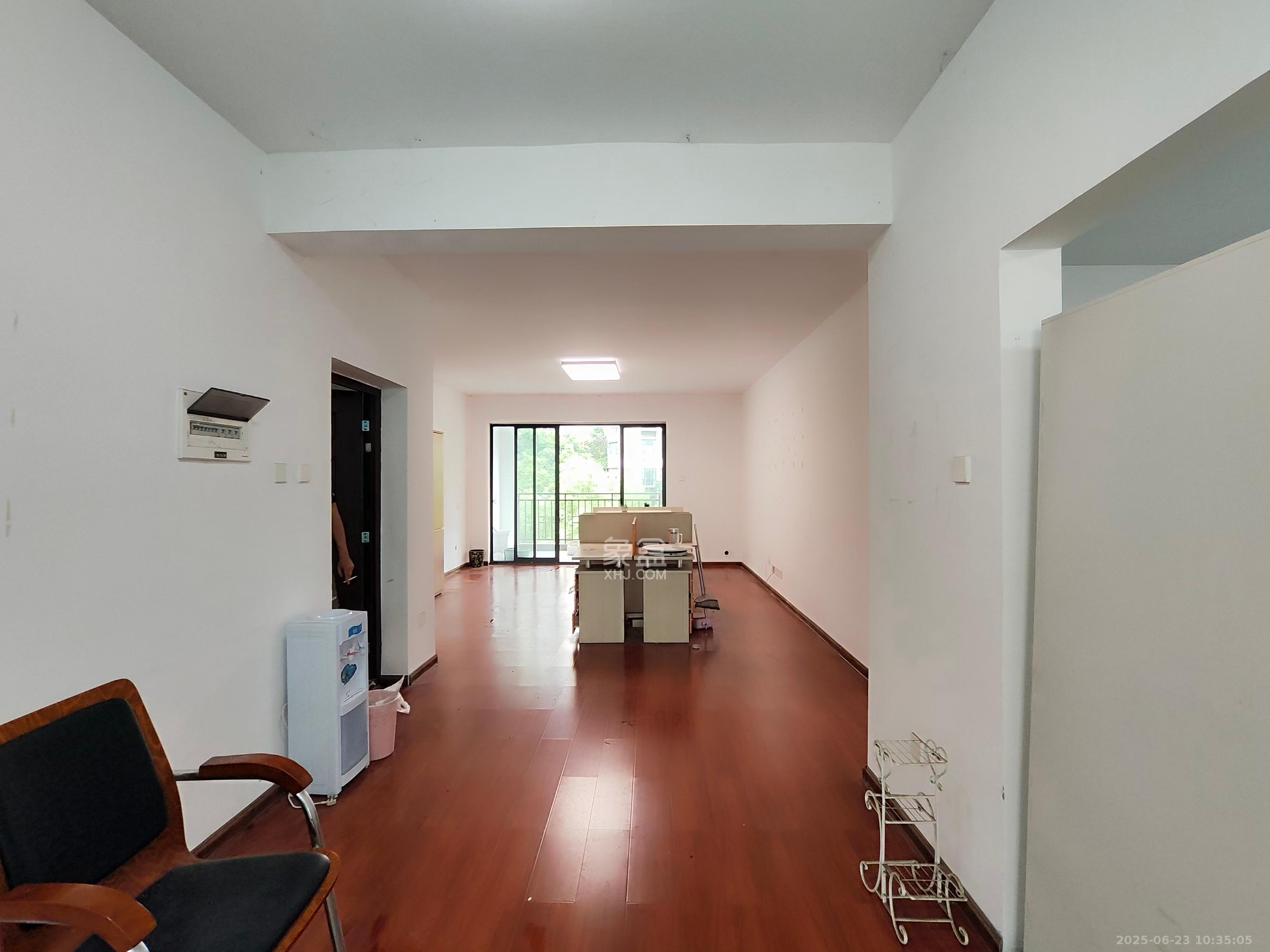 勤诚达新界  6室2厅2卫    3000.0元/月 勤诚达新界  6室2厅2卫    3000.0元/月室内图