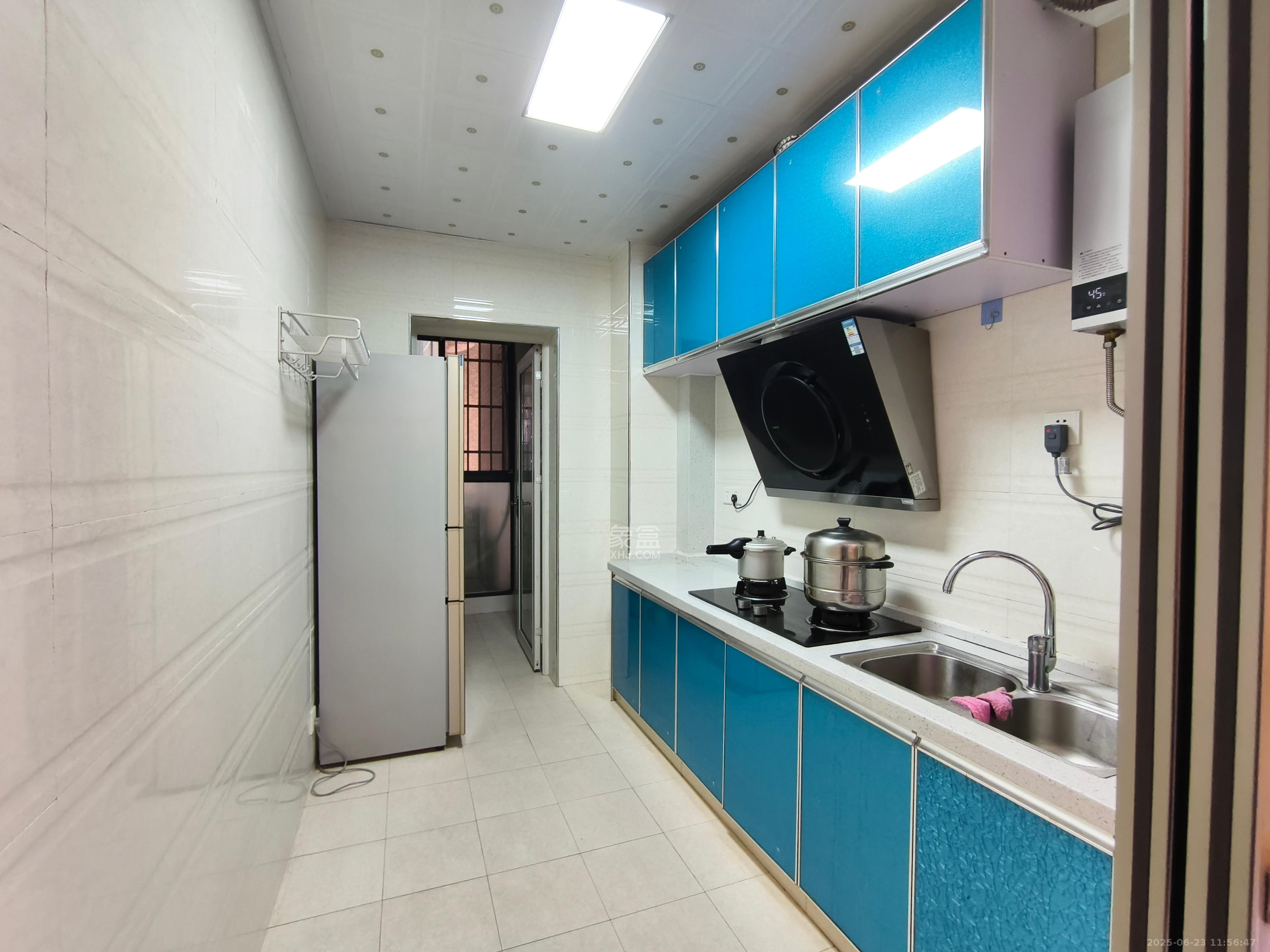 康桥长郡 3室2厅1卫 2500.0元/月 康桥长郡 3室2厅1卫 2500.0元/月室内图