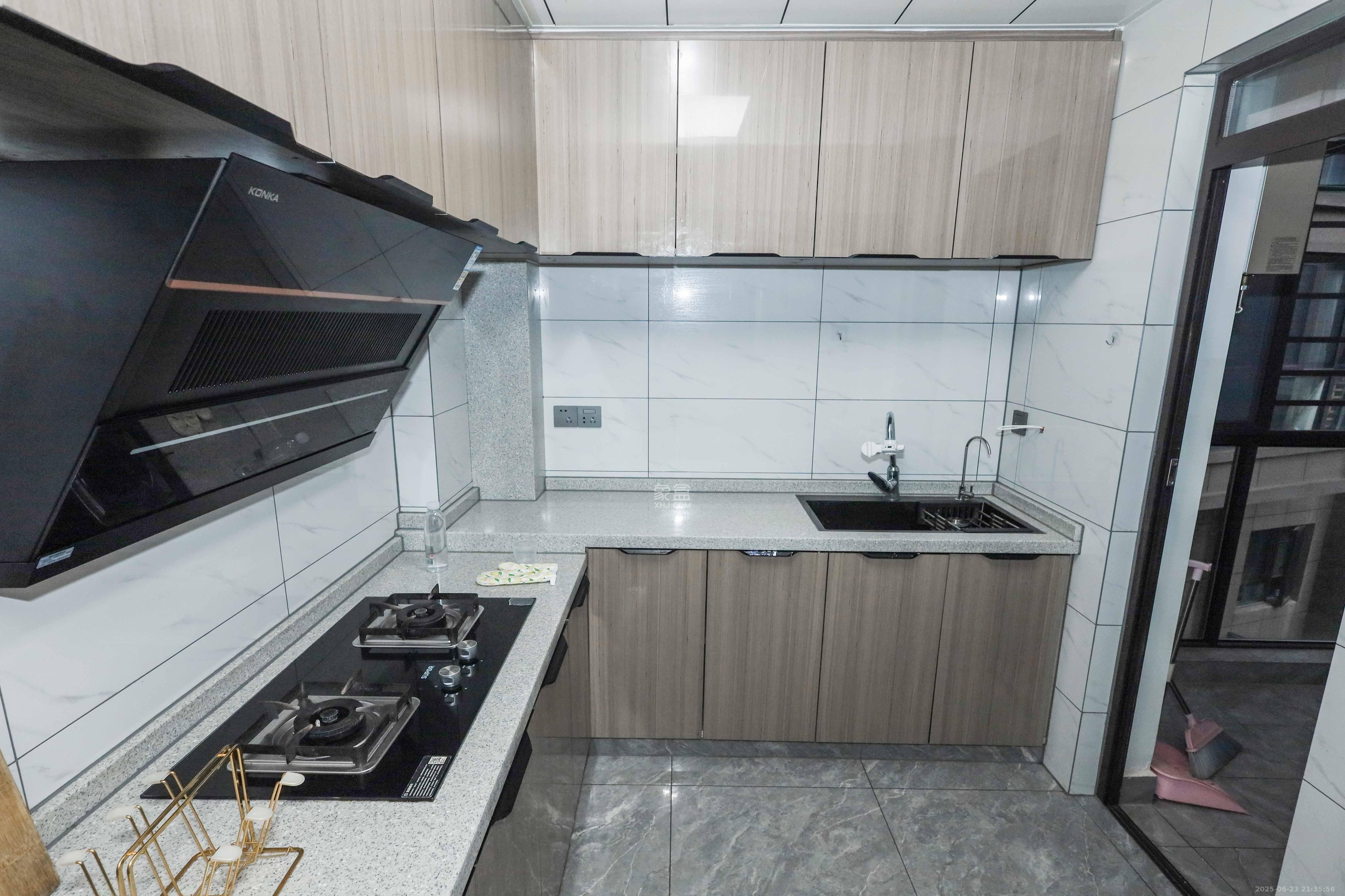 中国铁建梅溪青秀三期  3室2厅2卫   155.00万厨房
