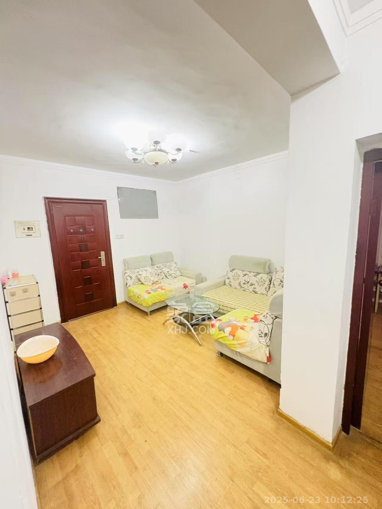 兴通园公寓  1室1厅1卫    1200.0元/月 兴通园公寓  1室1厅1卫    1200.0元/月室内图1