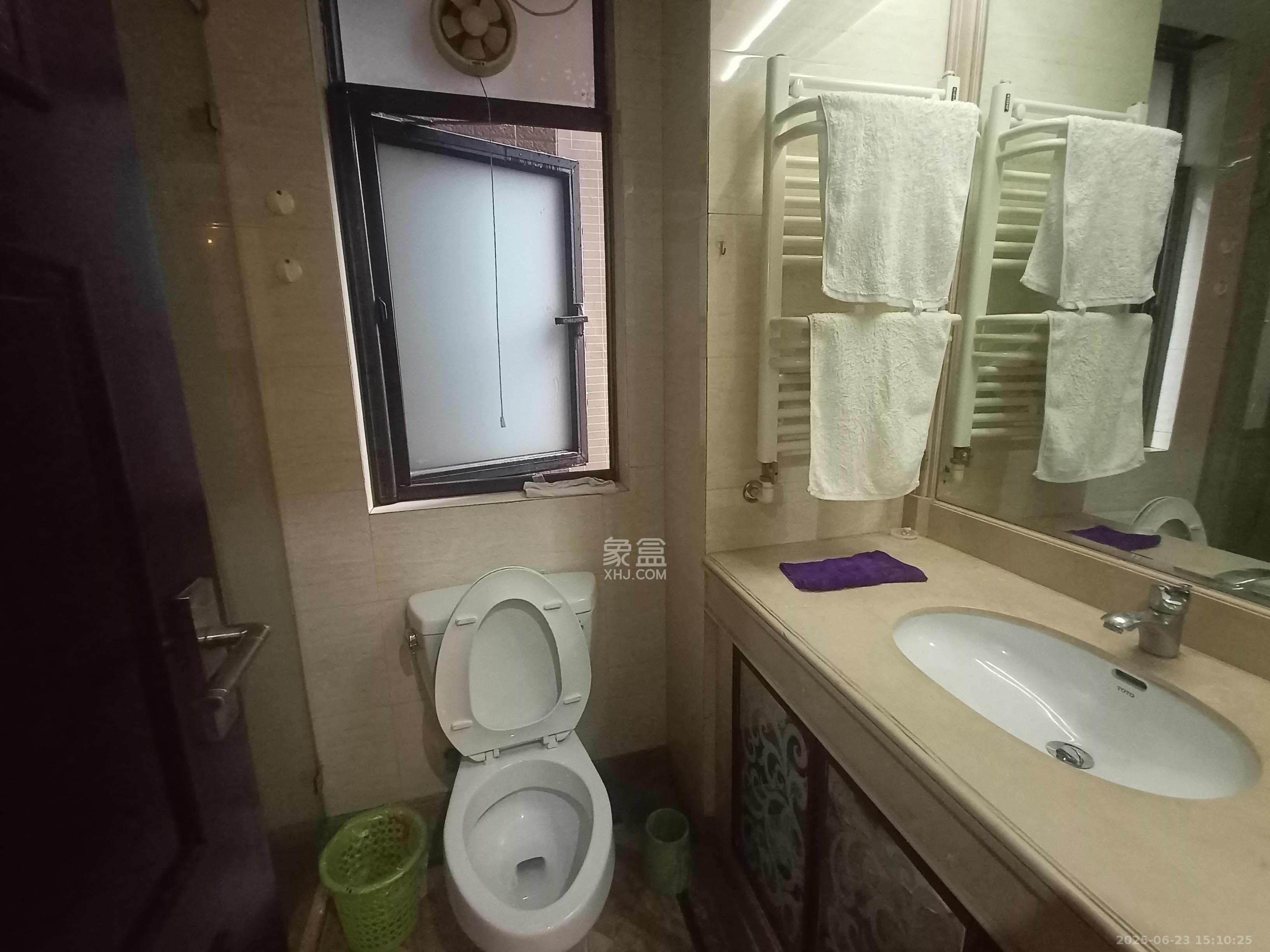 中海国际一期  4室2厅2卫    2500.0元/月室内图