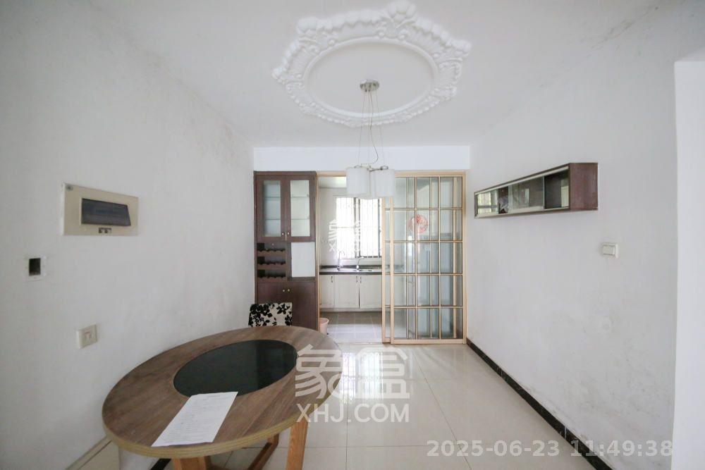 三江花中城 2室2厅1卫 2200.0元/月 三江花中城 2室2厅1卫 2200.0元/月室内图