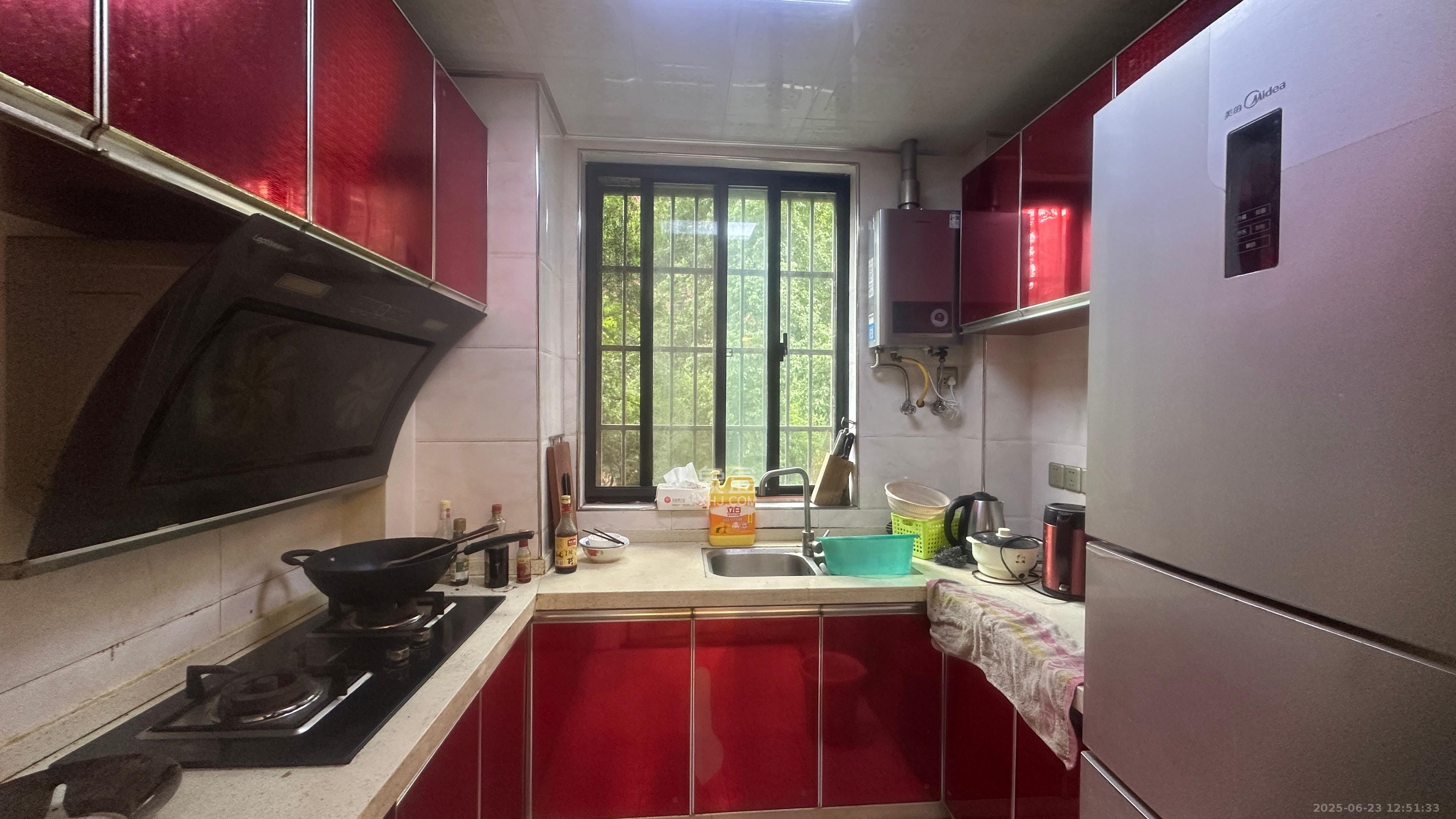 新城国际花都 3室2厅1卫 1700.0元/月 新城国际花都 3室2厅1卫 1700.0元/月室内图