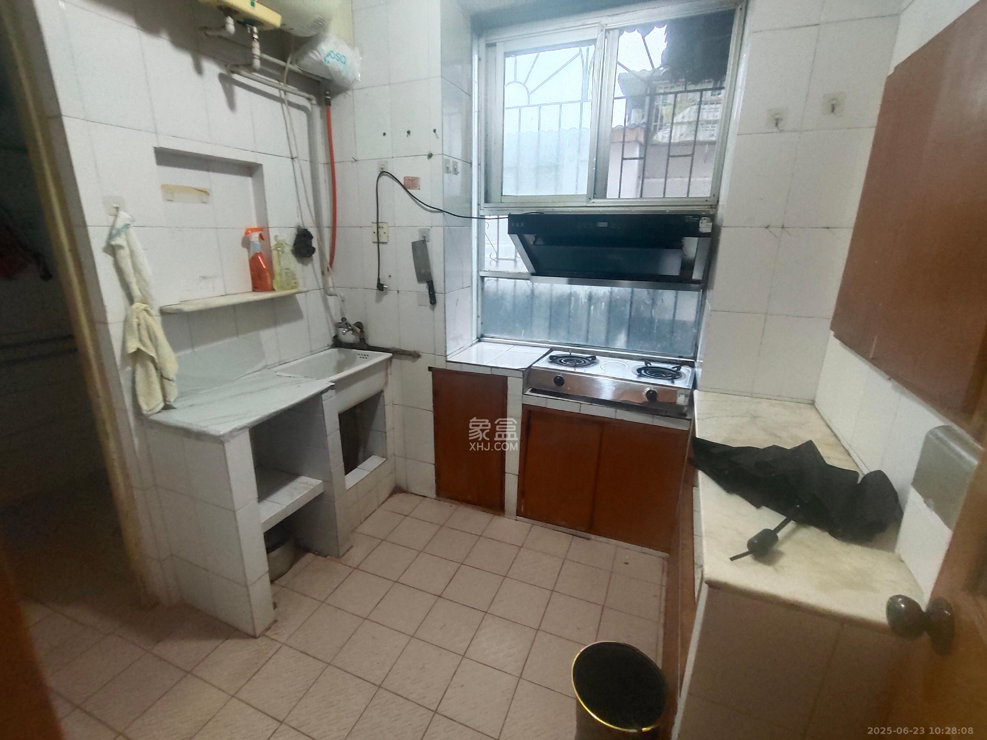 东文庙坪  2室1厅1卫    2000.0元/月 东文庙坪  2室1厅1卫    2000.0元/月室内图