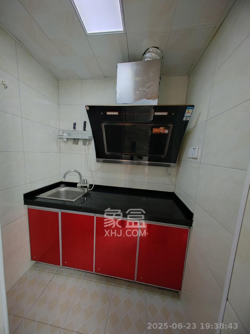 梅溪峰汇（房聚梅溪壹中心）  1室1厅1卫    1350.0元/月室内图