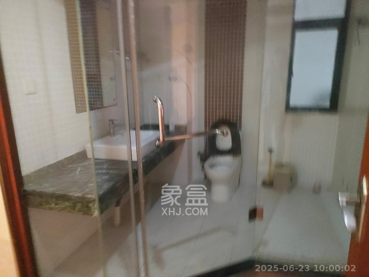 湘江世纪城贯江苑  3室2厅2卫   2200.00元/月室内图