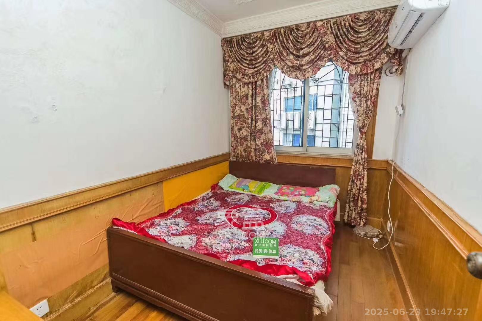 海华花园(京电大厦)  3室2厅1卫    2400.0元/月 海华花园(京电大厦)  3室2厅1卫    2400.0元/月室内图