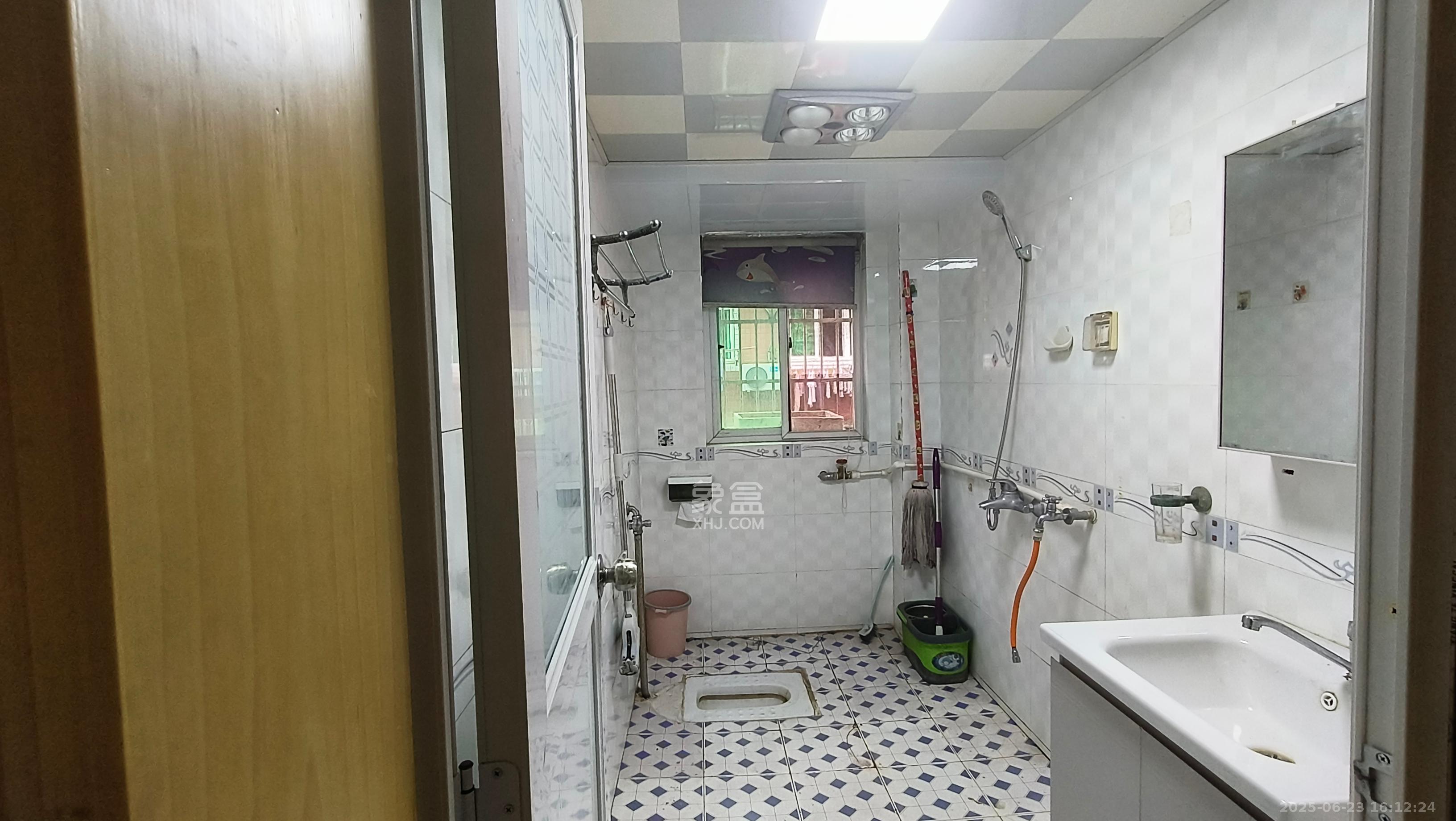 果林场小区(锦林社区)  3室2厅2卫    2200.0元/月 果林场小区(锦林社区)  3室2厅2卫    2200.0元/月室内图