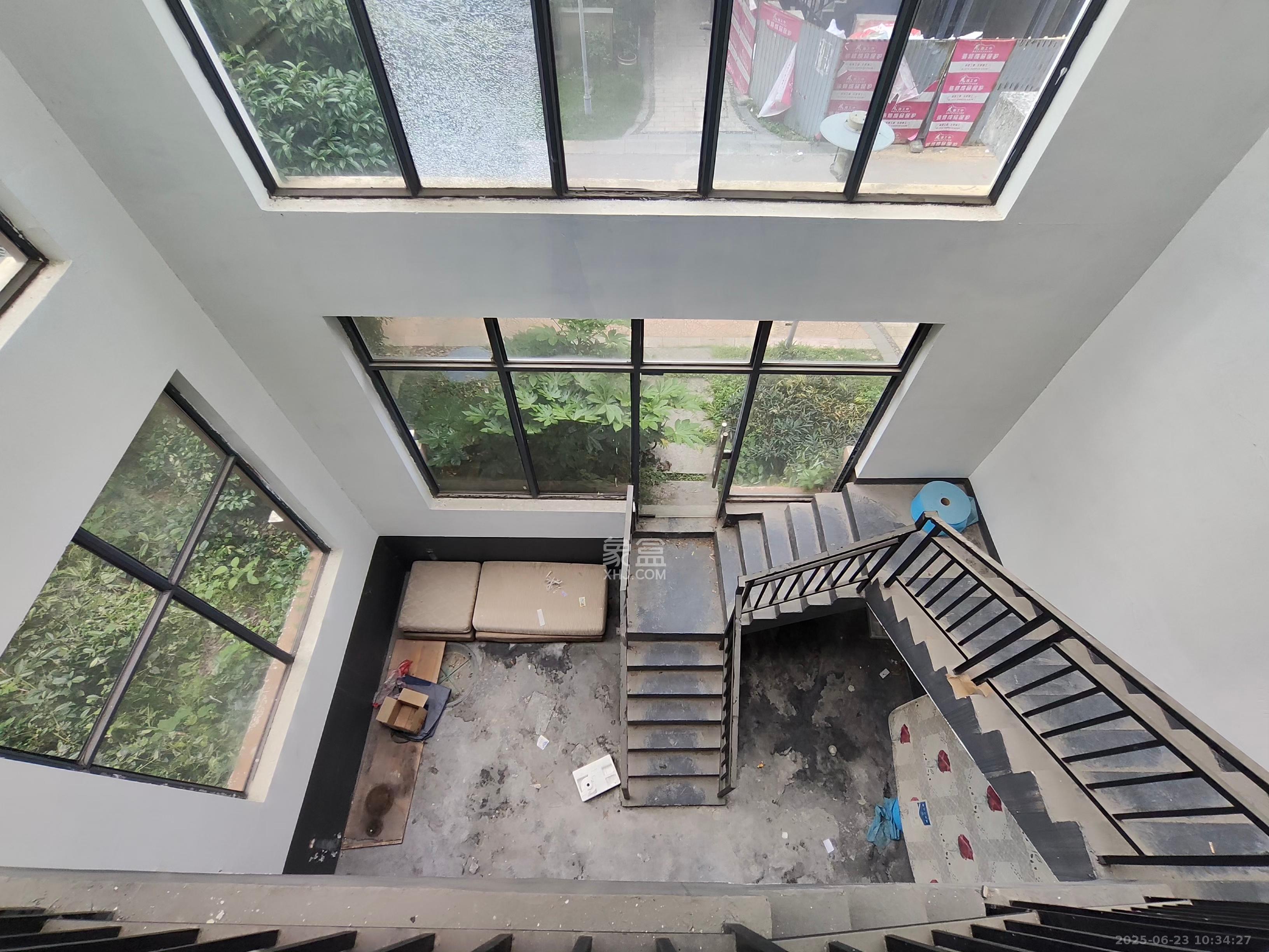 勤诚达新界  6室2厅2卫    3000.0元/月 勤诚达新界  6室2厅2卫    3000.0元/月室内图