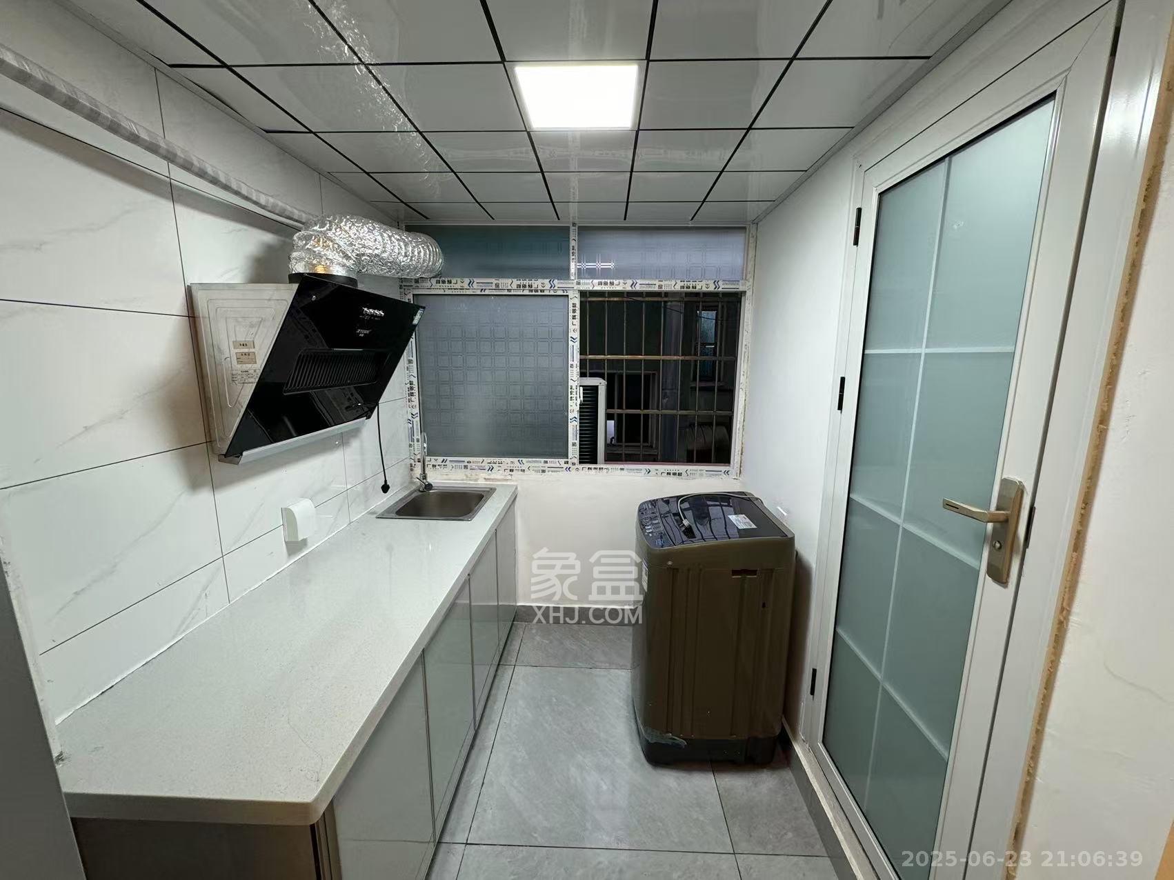 亮丽阁公寓  1室1厅1卫    1400.0元/月 亮丽阁公寓  1室1厅1卫    1400.0元/月室内图