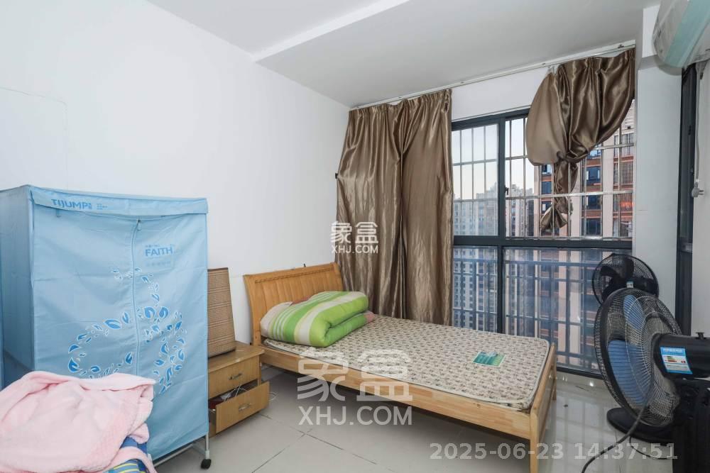 天元涉外景园C区 3室2厅1卫 2300.0元/月 天元涉外景园C区 3室2厅1卫 2300.0元/月室内图