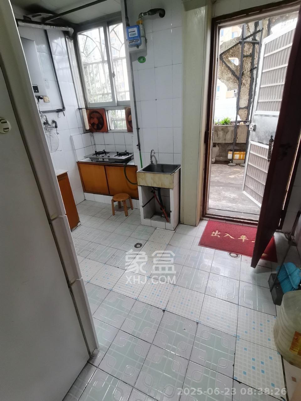 湖动社区新河市场(新河家具城) 3室2厅1卫 2300.0元/月 湖动社区新河市场(新河家具城) 3室2厅1卫 2300.0元/月室内图