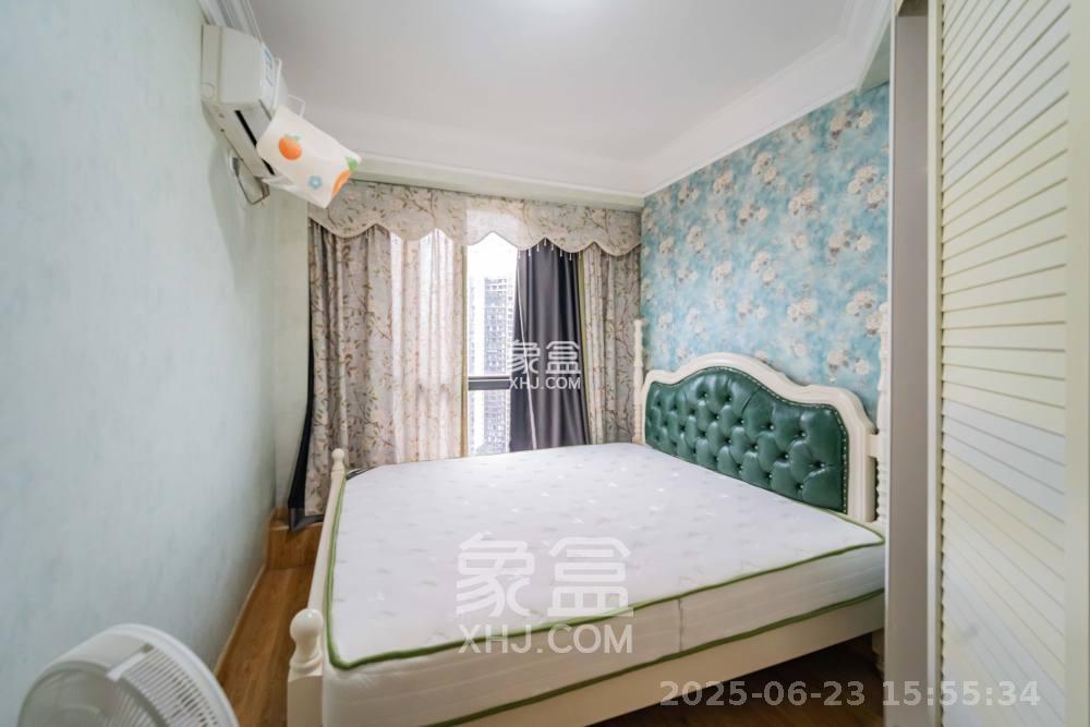 融科东南海  2室1厅1卫   2200.00元/月室内图