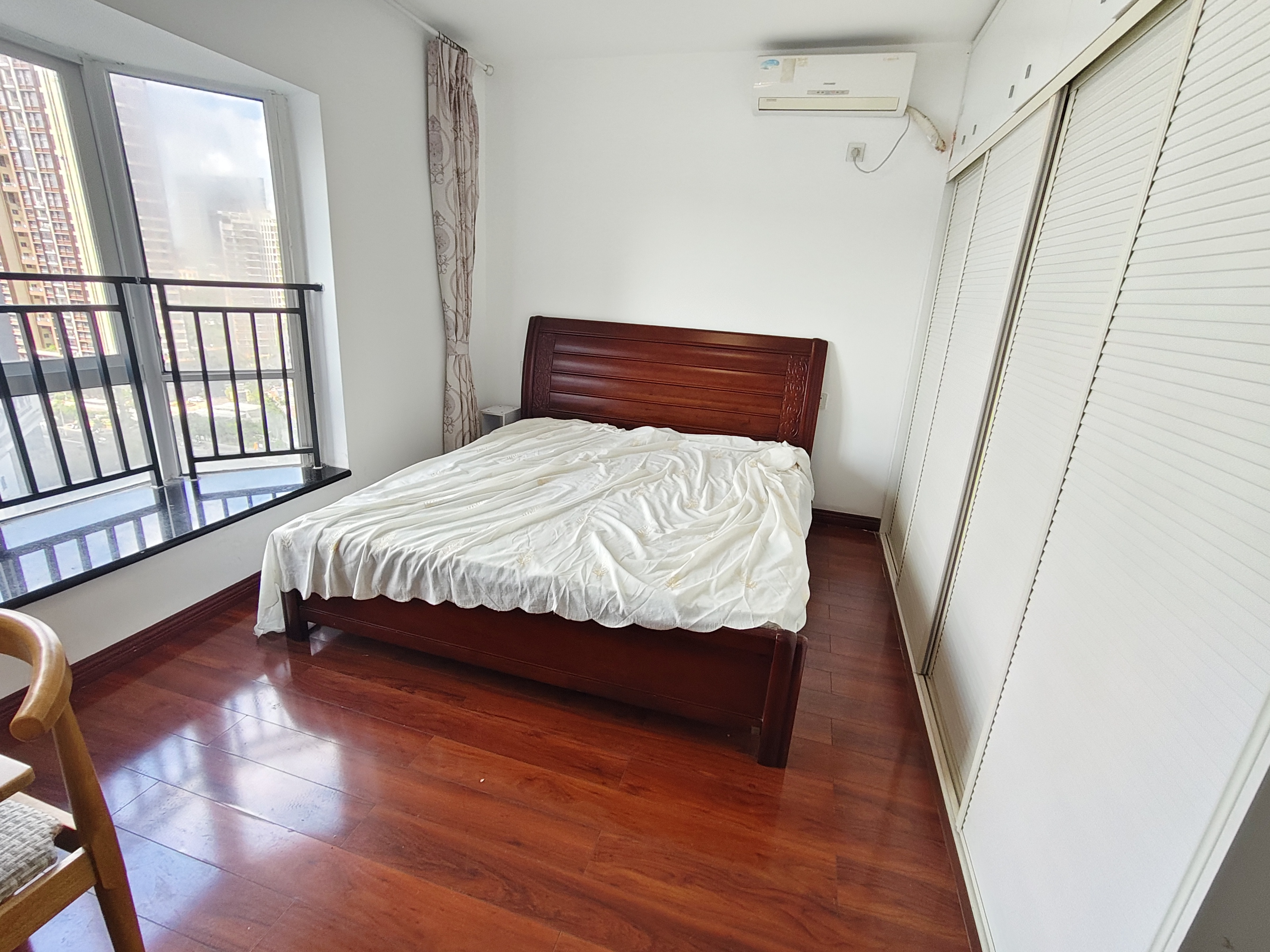 嘉华城市花园 3室1厅2卫 220.0万 嘉华城市花园 3室1厅2卫 220.0万客厅