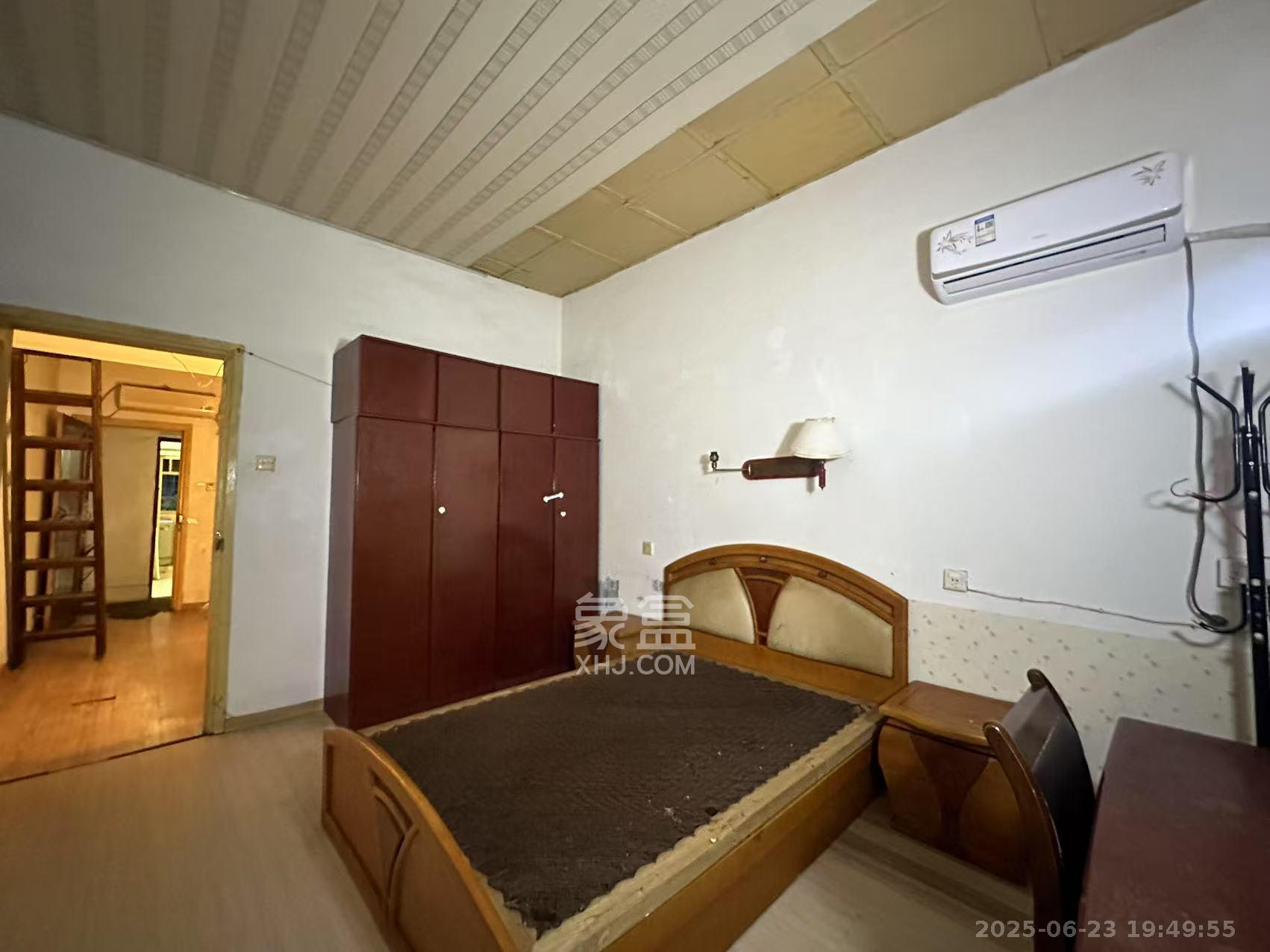 湖橡宿舍/湖橡小区 1室0厅0卫 900.0元/月 湖橡宿舍/湖橡小区 1室0厅0卫 900.0元/月室内图