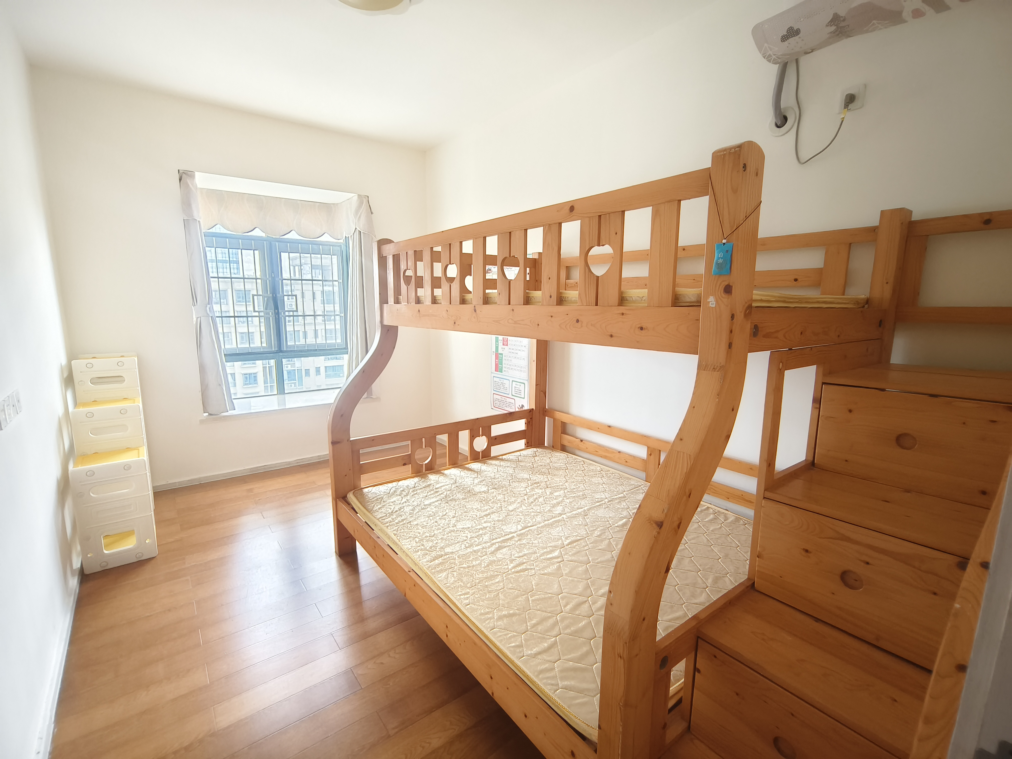 海阔天空-国瑞城二期(雅仕苑) 2室1厅1卫 3800.0元/月 海阔天空-国瑞城二期(雅仕苑) 2室1厅1卫 3800.0元/月室内图