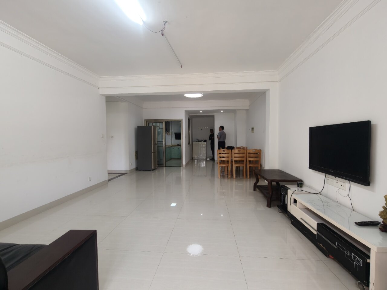 海秀花园 3室2厅2卫 2600.0元/月 海秀花园 3室2厅2卫 2600.0元/月室内图