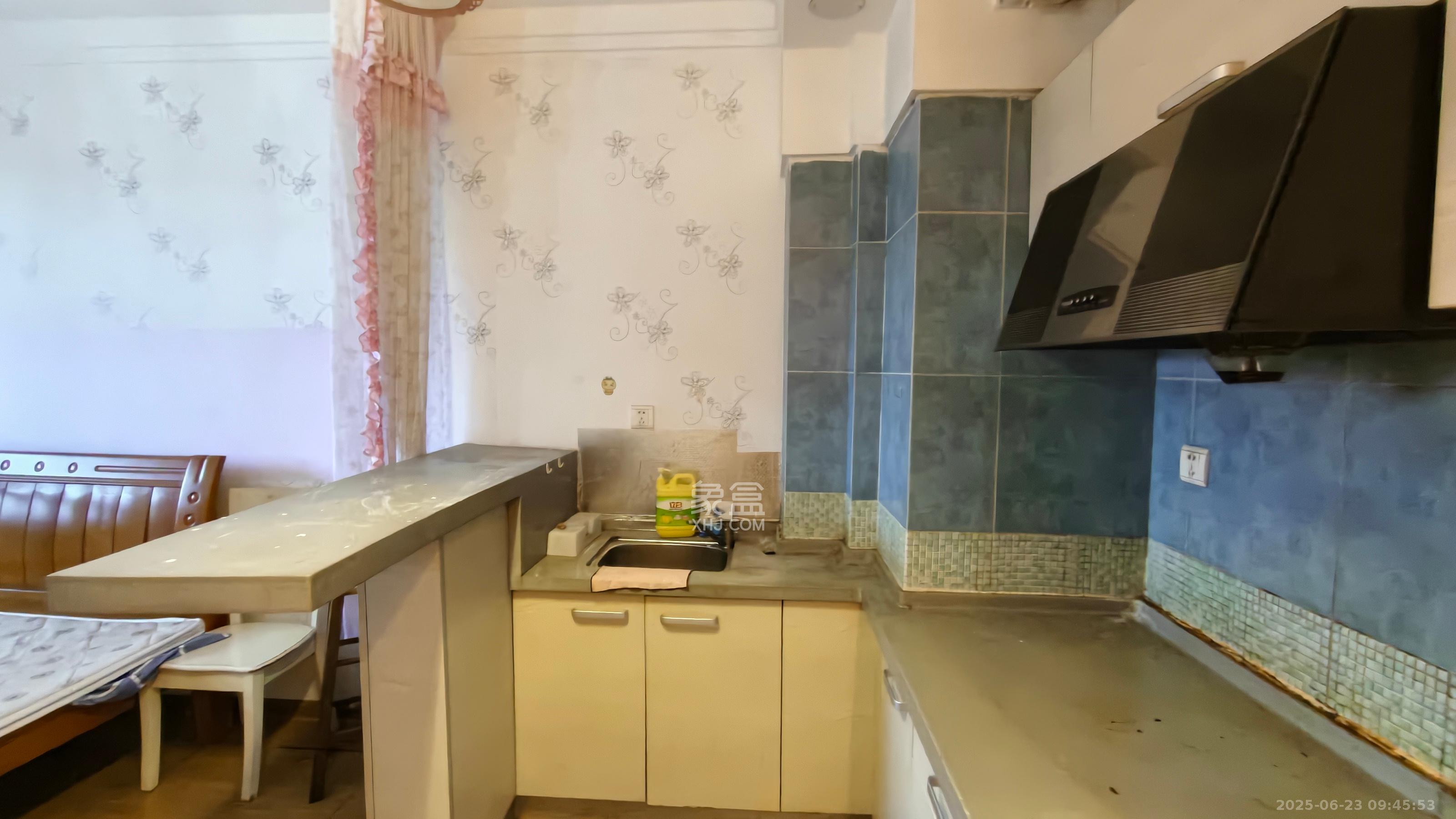 未来蜂巢  1室1厅1卫    1000.0元/月室内图