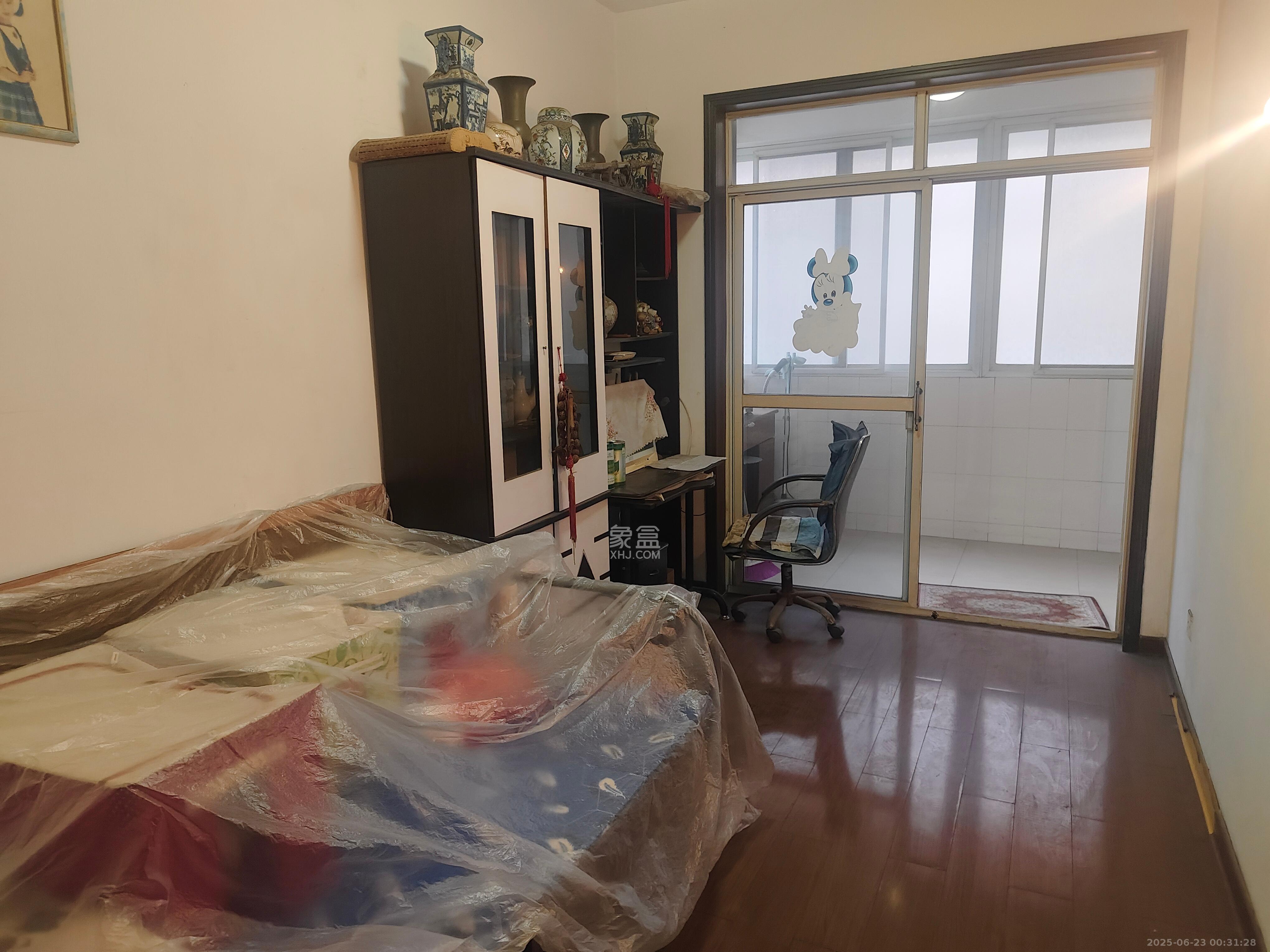 寸木塘 3室2厅1卫 1200.0元/月 寸木塘 3室2厅1卫 1200.0元/月室内图