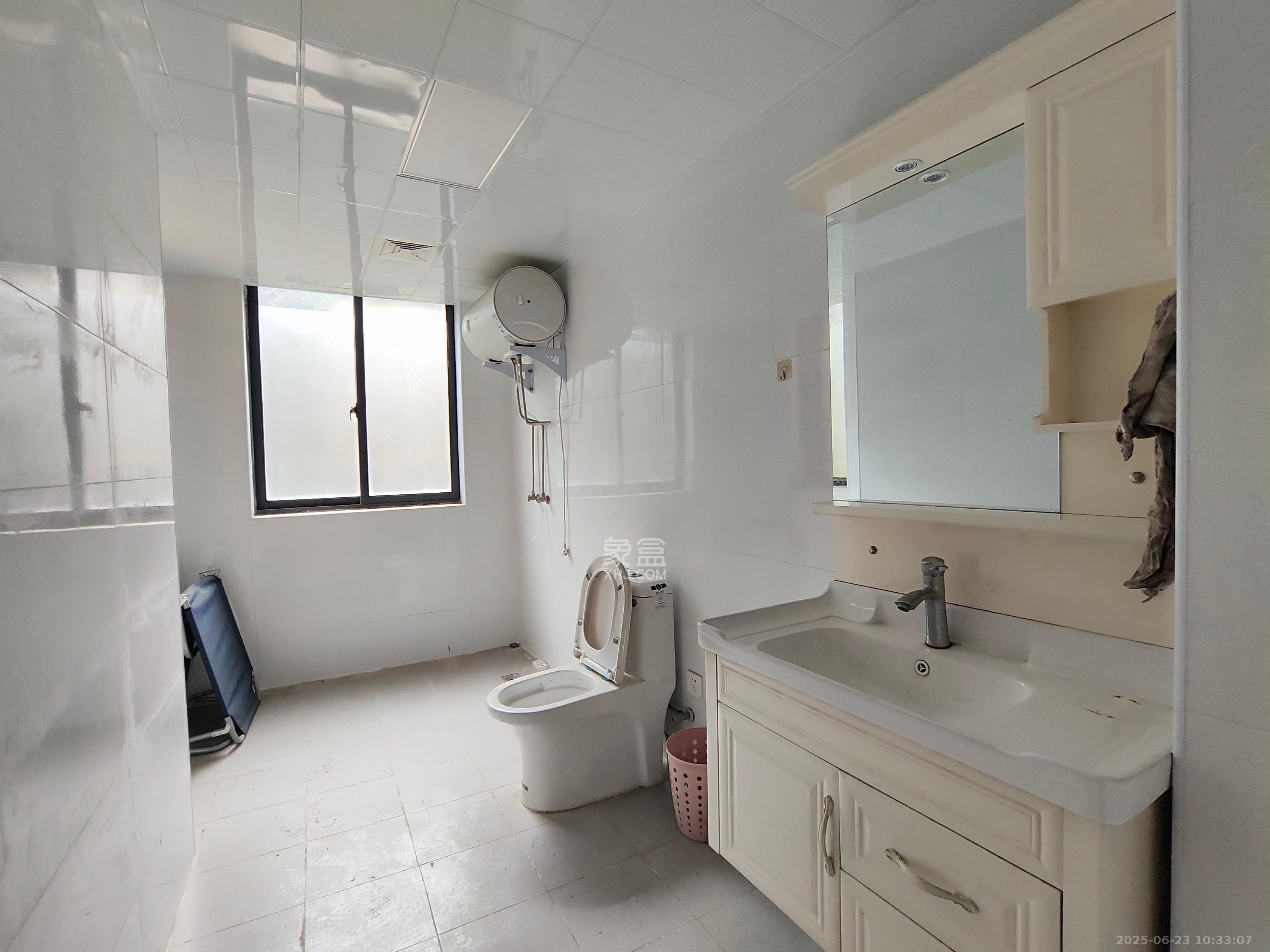 勤诚达新界  6室2厅2卫    3000.0元/月 勤诚达新界  6室2厅2卫    3000.0元/月室内图