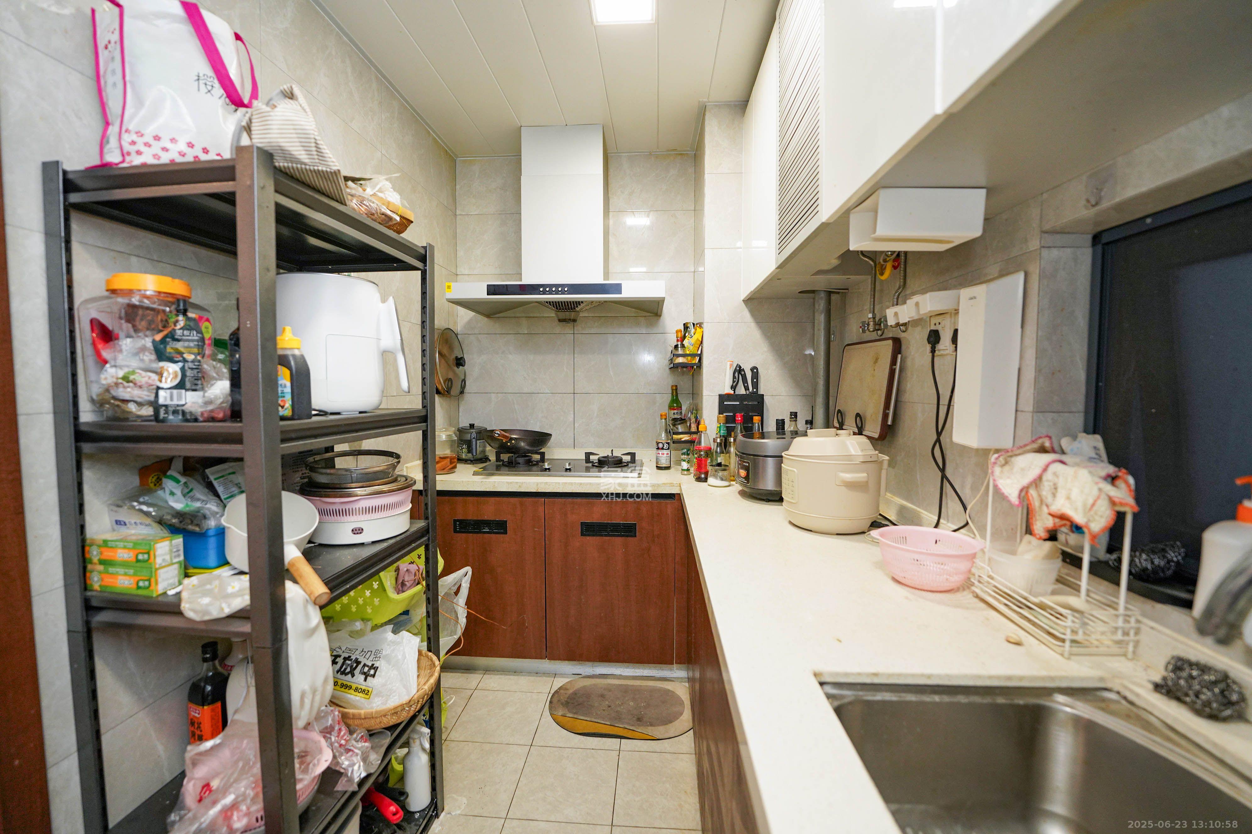 汇金城/嘉华城(二期、三期) 3室2厅2卫 2800.0元/月 汇金城/嘉华城(二期、三期) 3室2厅2卫 2800.0元/月室内图