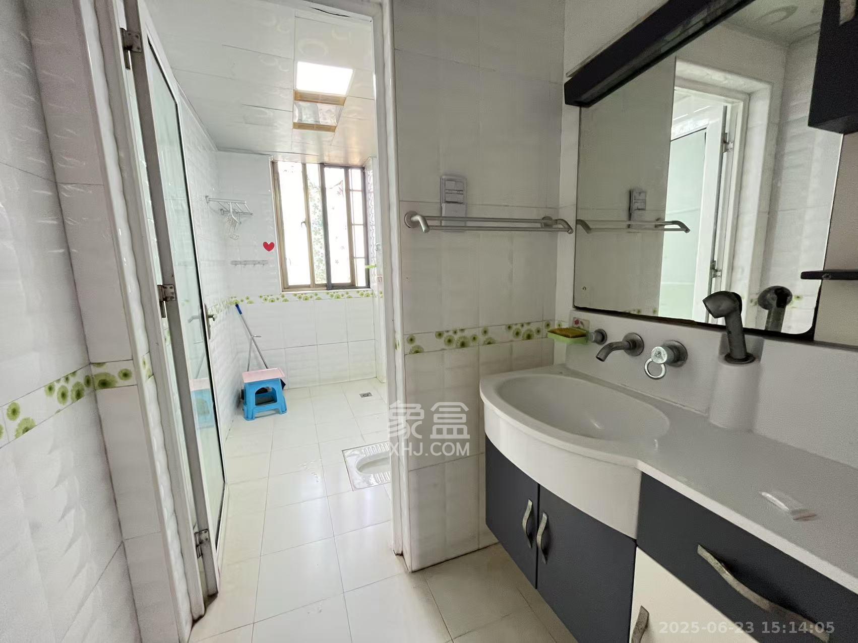 南郡明珠  4室2厅2卫    1800.0元/月 南郡明珠  4室2厅2卫    1800.0元/月室内图