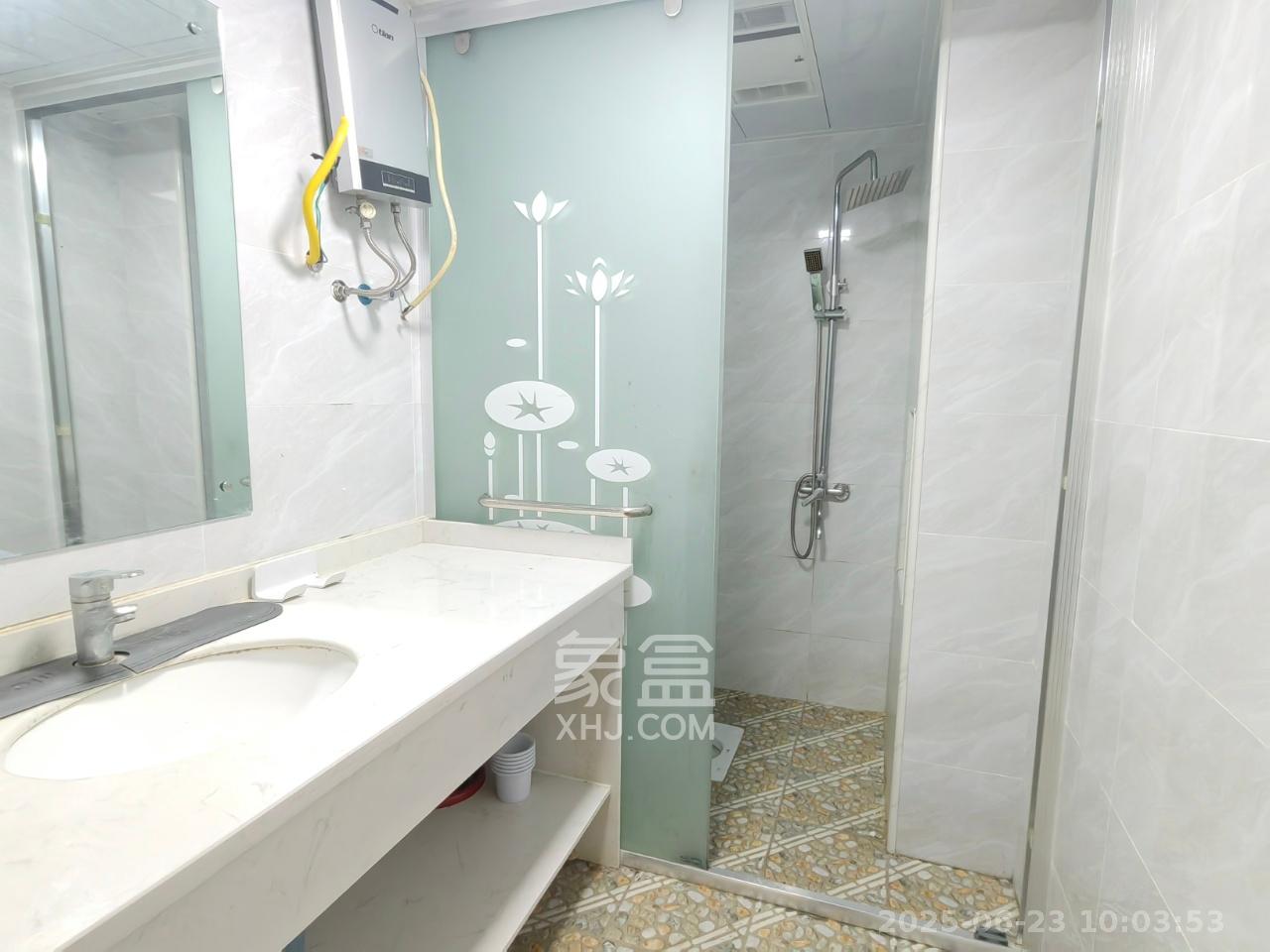 天健城 2室1厅1卫 2600.0元/月 天健城 2室1厅1卫 2600.0元/月室内图