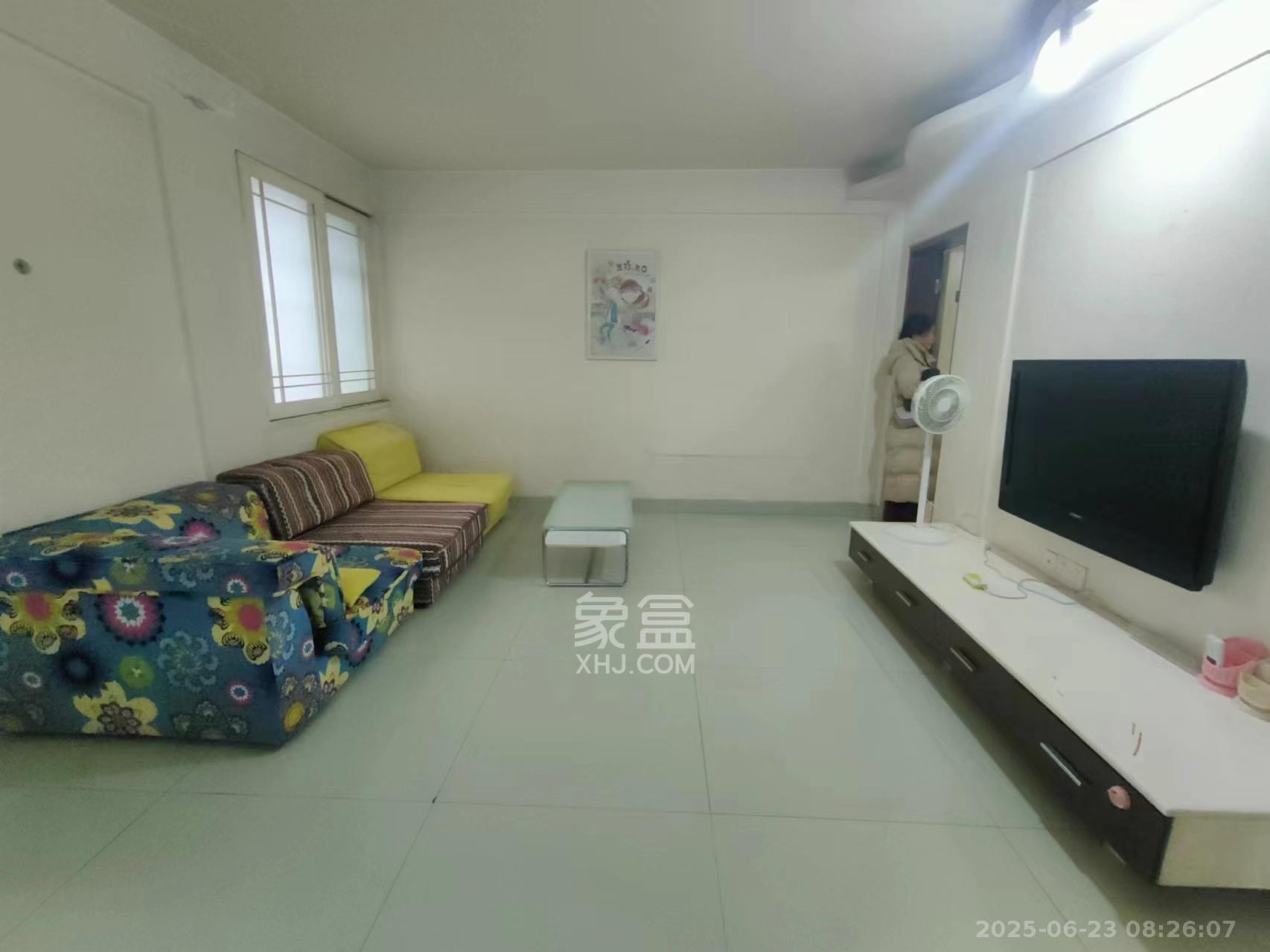 广铁集团长沙铁路家属区  3室2厅1卫    1700.0元/月