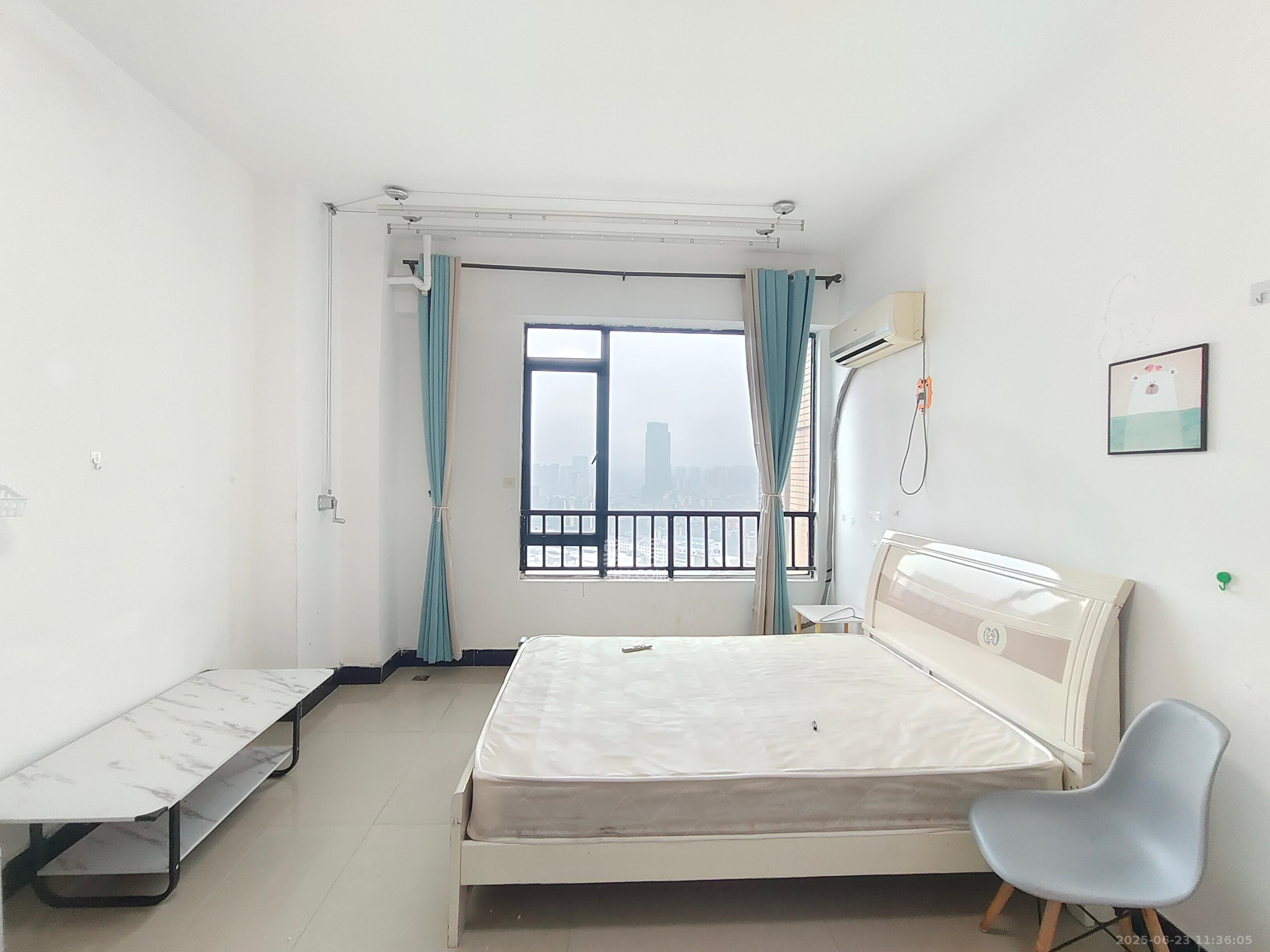 融圣国际  1室1厅1卫    1600.0元/月 融圣国际  1室1厅1卫    1600.0元/月室内图