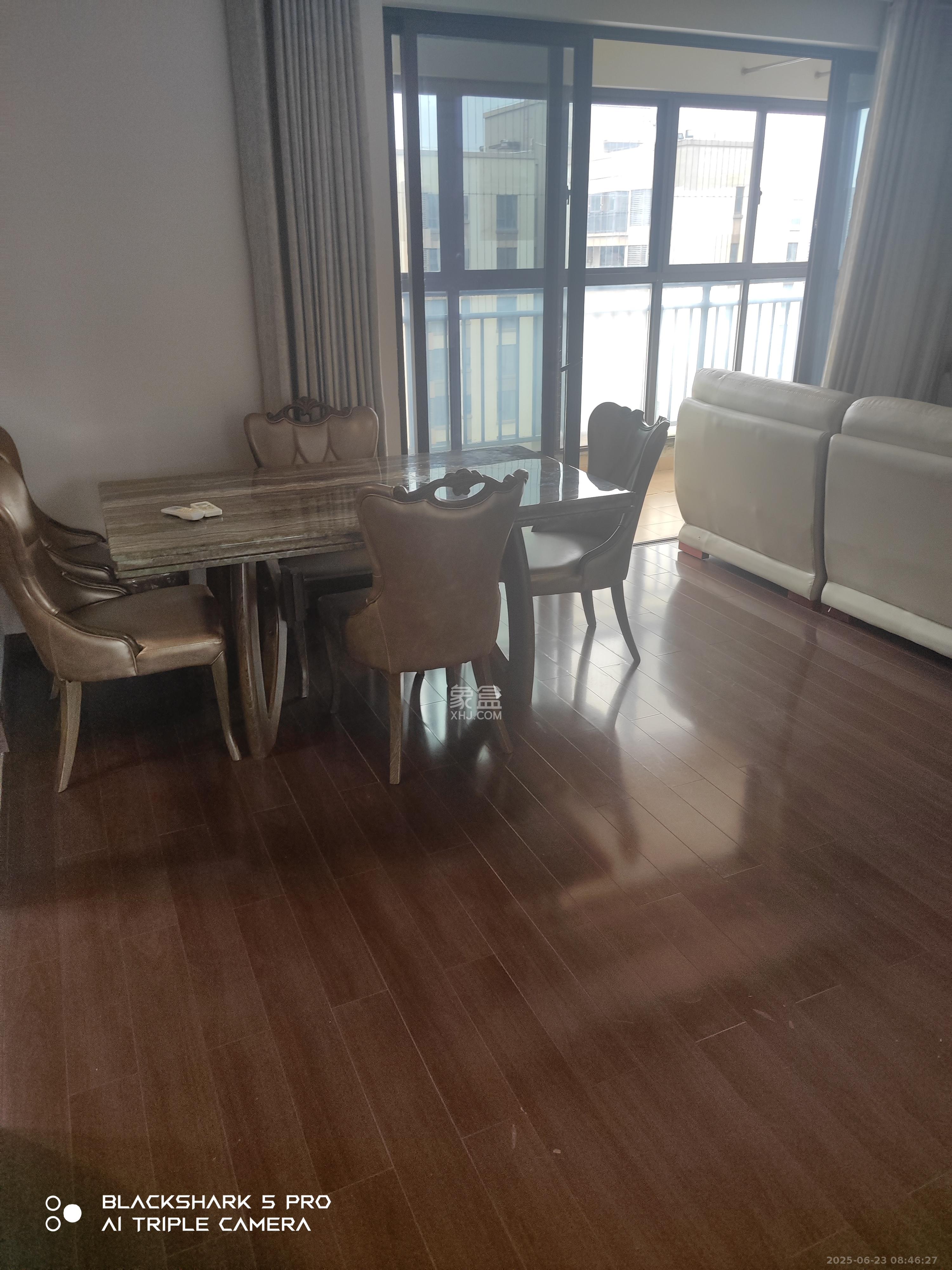 万科里梅溪郡  3室2厅2卫    3800.0元/月 万科里梅溪郡  3室2厅2卫    3800.0元/月室内图