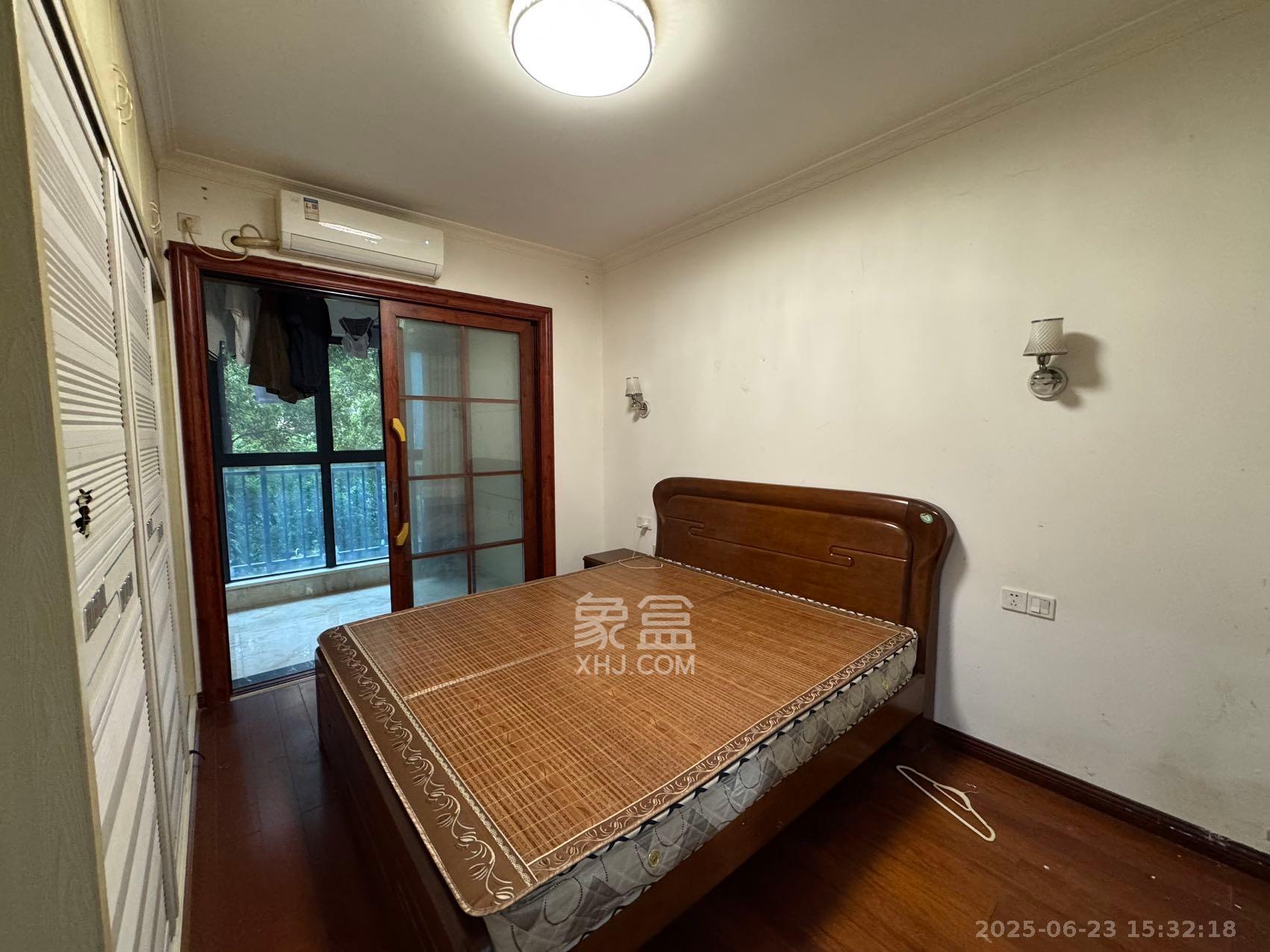 中南红领邦(红星嘉和苑) 1室2厅2卫 2500.0元/月 中南红领邦(红星嘉和苑) 1室2厅2卫 2500.0元/月室内图