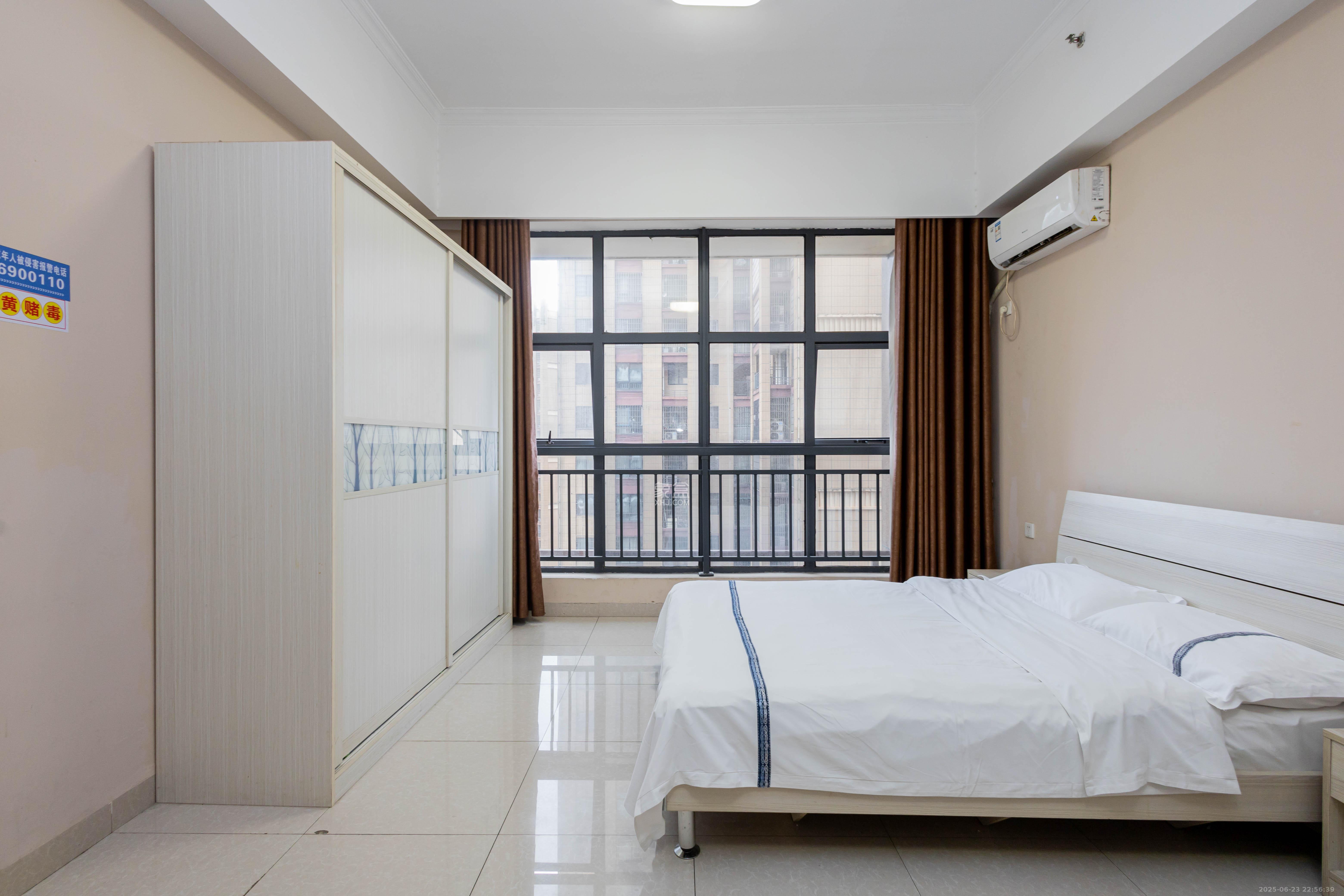 领东汇  1室1厅1卫    23.8万 领东汇  1室1厅1卫    23.8万客厅