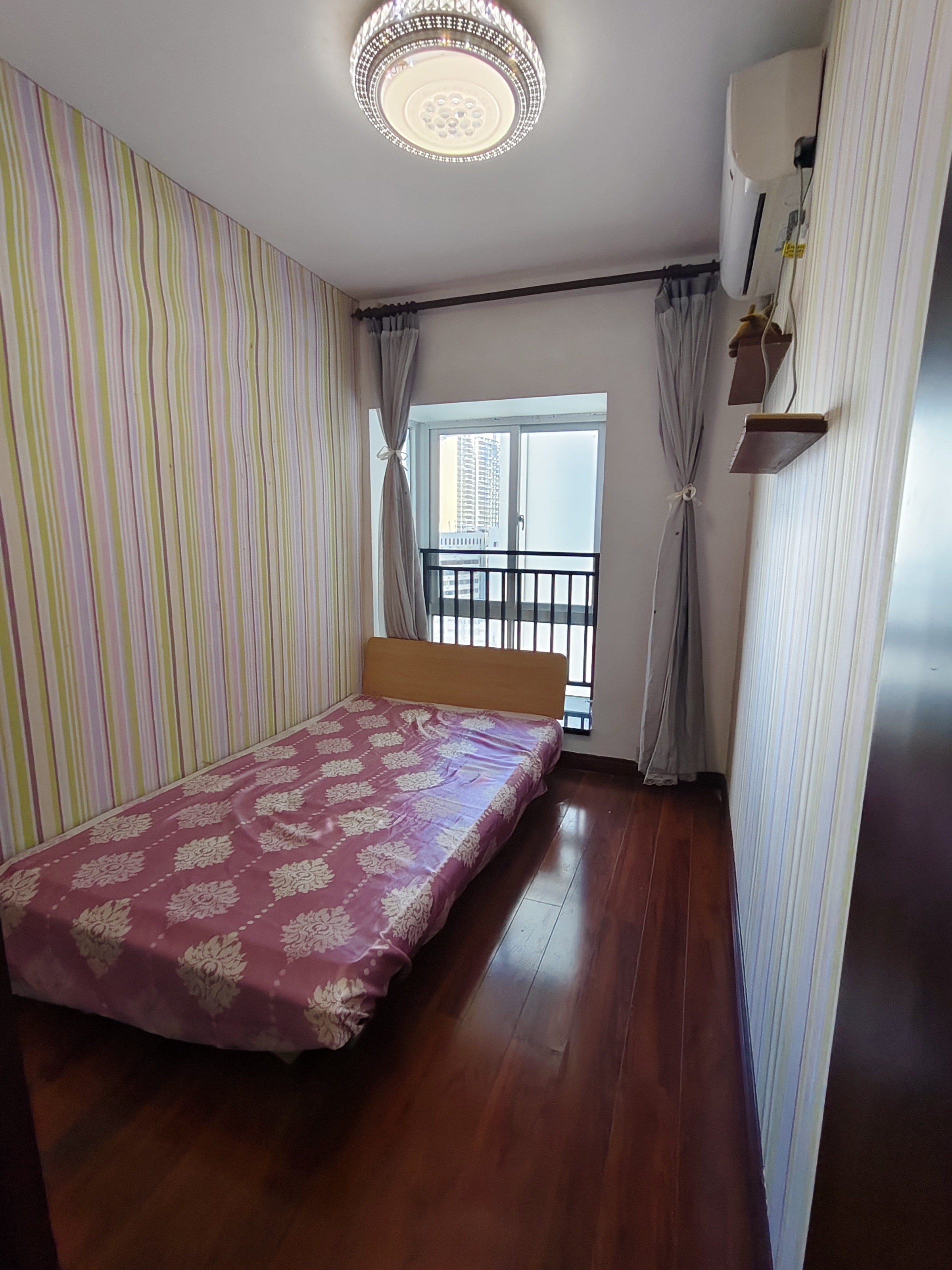 嘉华城市花园 3室1厅2卫 220.0万 嘉华城市花园 3室1厅2卫 220.0万客厅